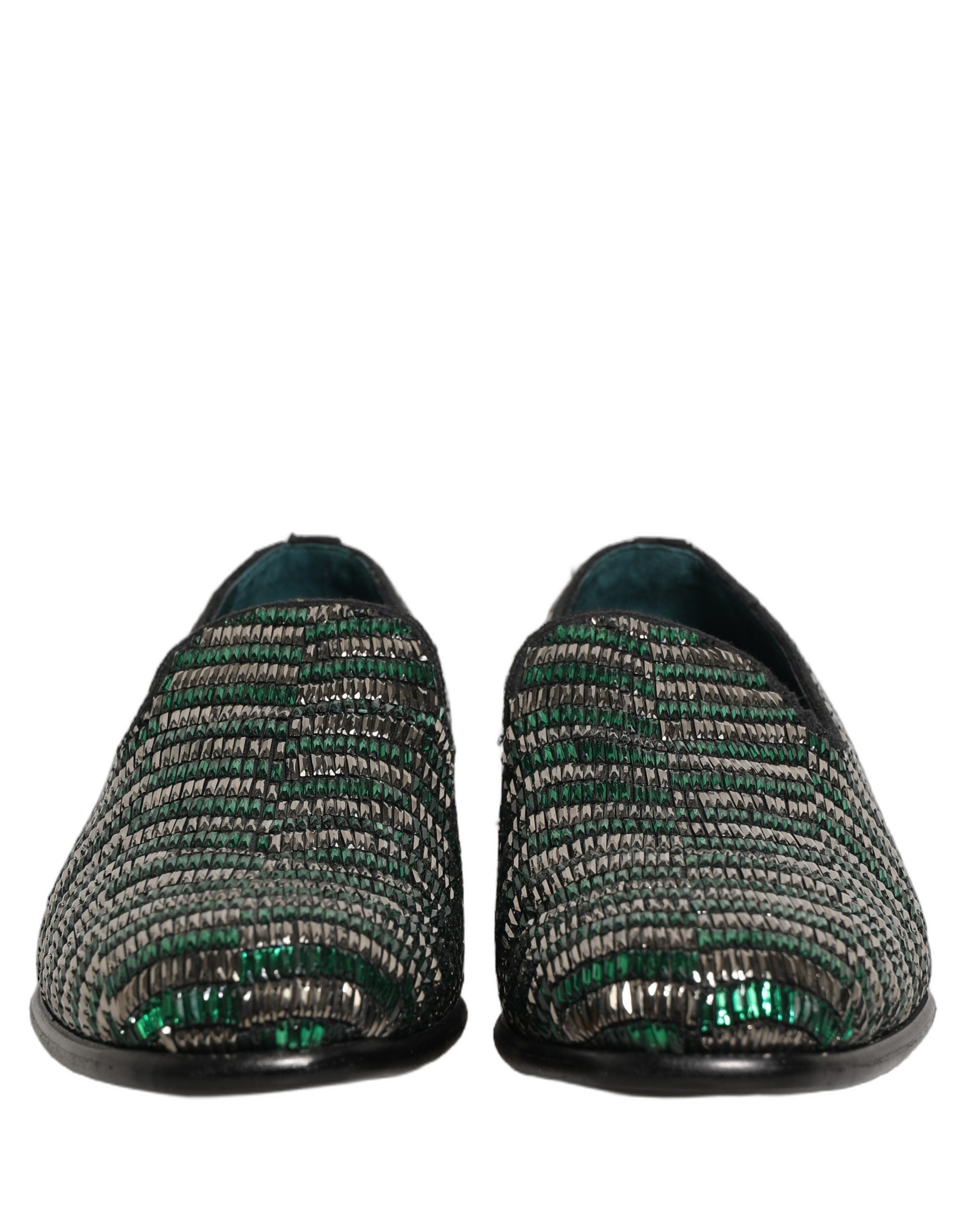 Chaussures loafers Dolce & Gabbana en argent et vert ornées de détails brillants, élégantes et sophistiquées.