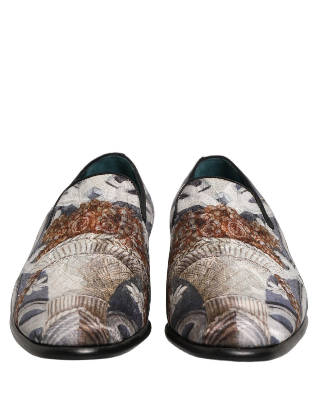Chaussures mocassins Dolce & Gabbana à broderie florale multicolore et tapisserie, détails élégants et motifs floraux colorés.
