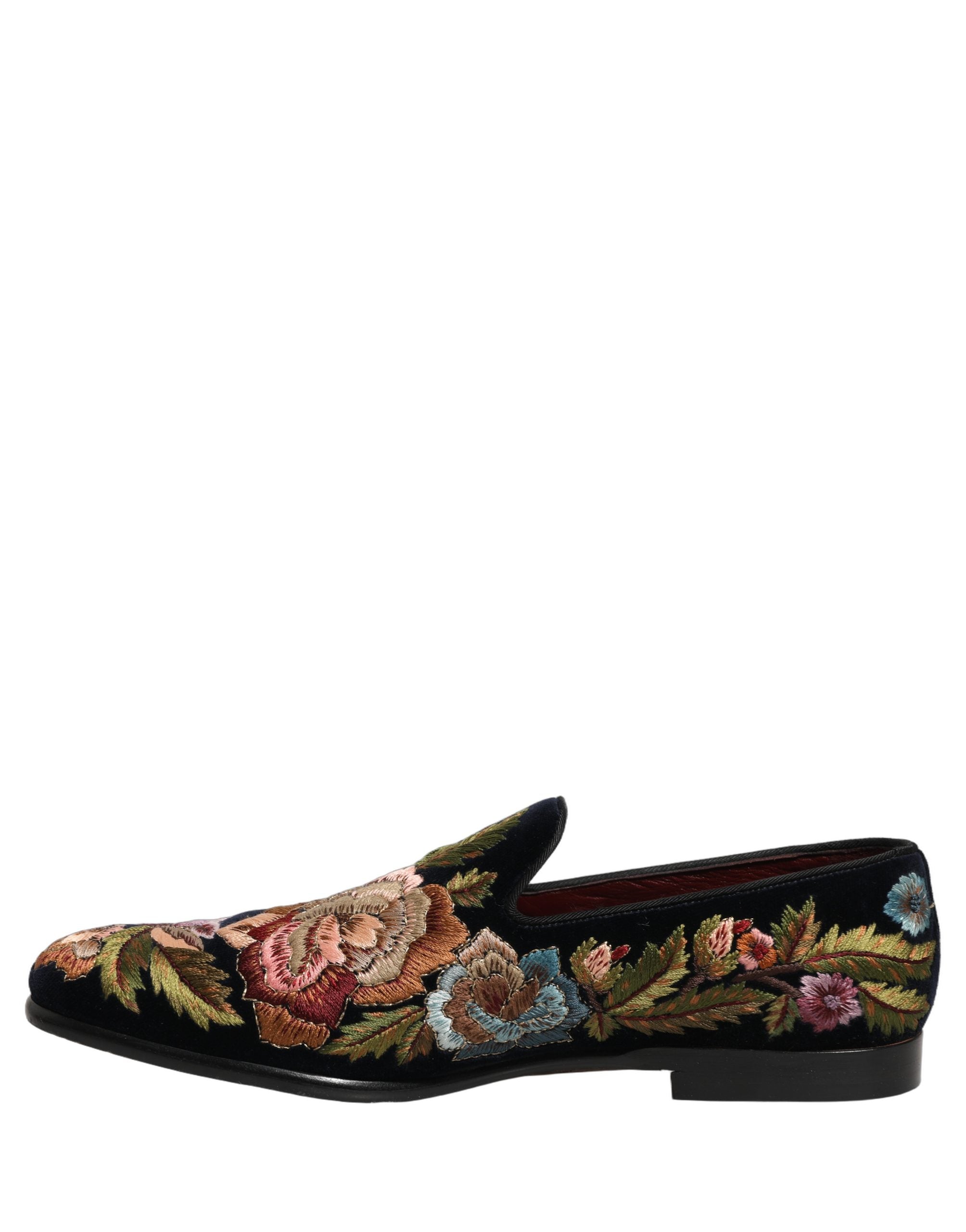 Chaussures derby en velours noir Dolce & Gabbana avec broderies florales élégantes et détails raffinés.