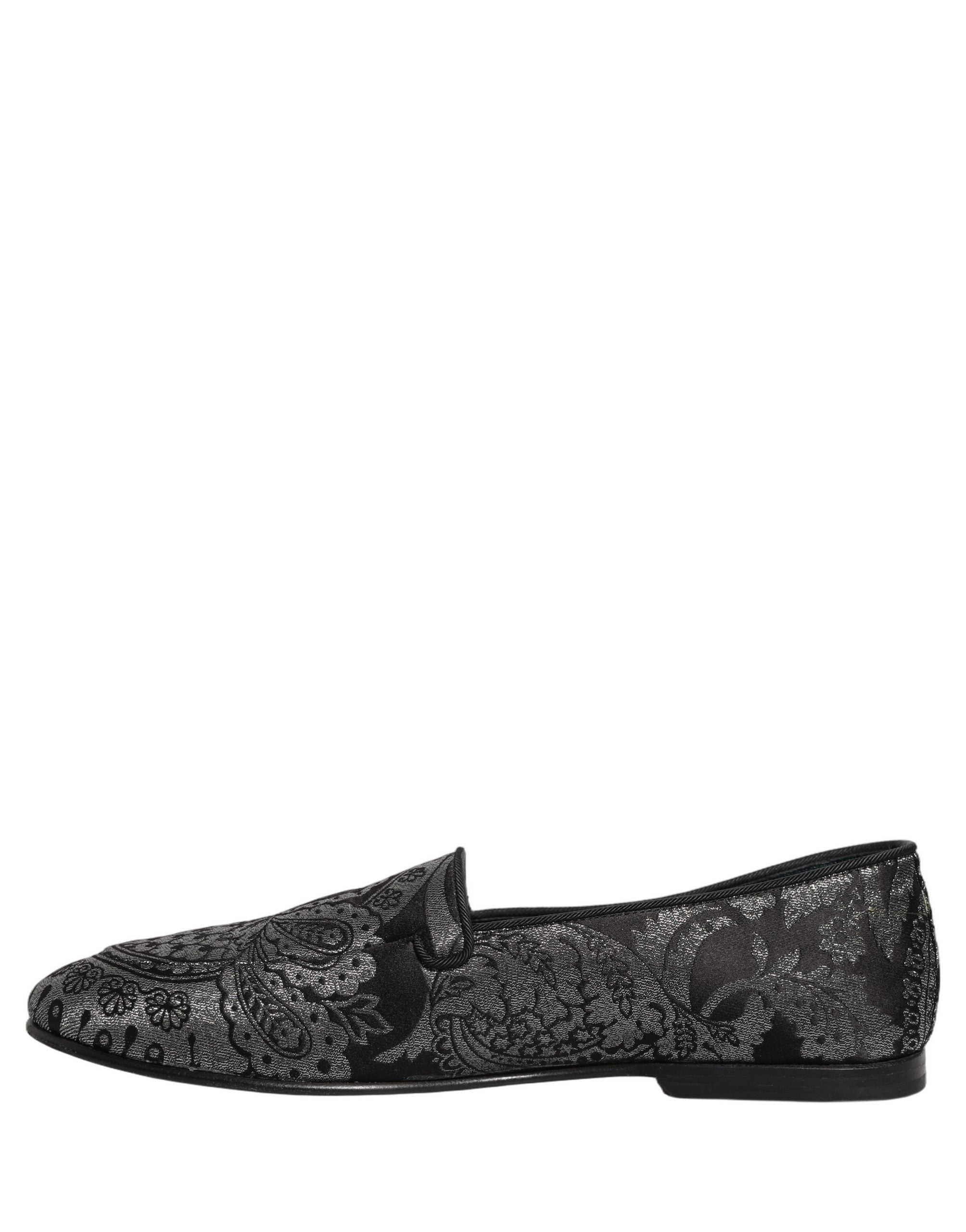 Chaussures loafers en cuir Jacquard argenté Dolce & Gabbana, style slip-on, élégantes et modernes, visibles sur l'image.