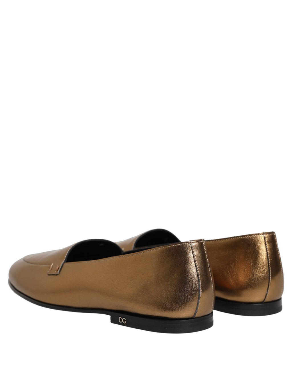 Mocassins pour homme Dolce & Gabbana en cuir doré avec logo DG, style slip-on, visible de face sur fond neutre.