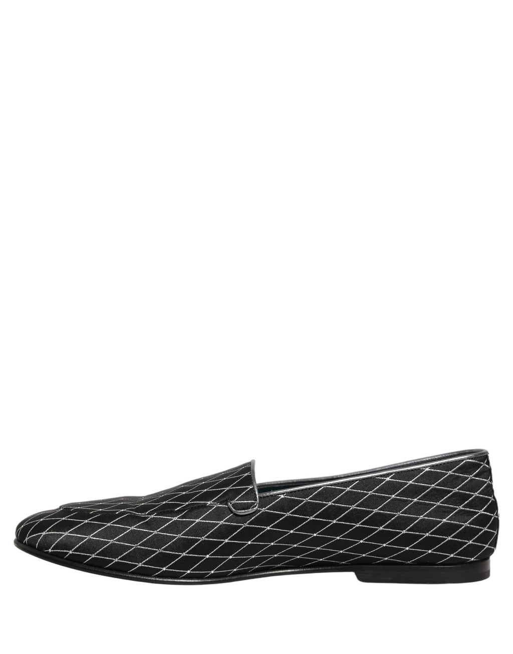 Chaussures loafers en velours noir Dolce & Gabbana avec couture en diamant, élégantes et sophistiquées.