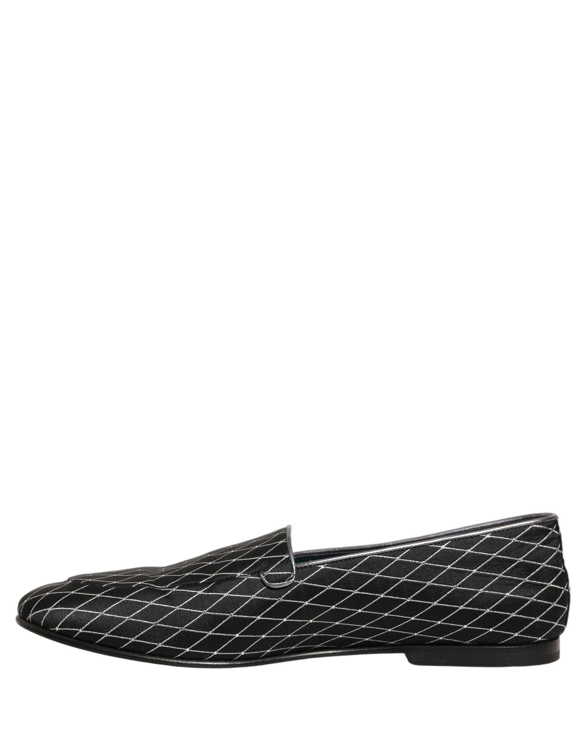 Chaussures loafers en velours noir Dolce & Gabbana avec couture en diamant, élégantes et sophistiquées.