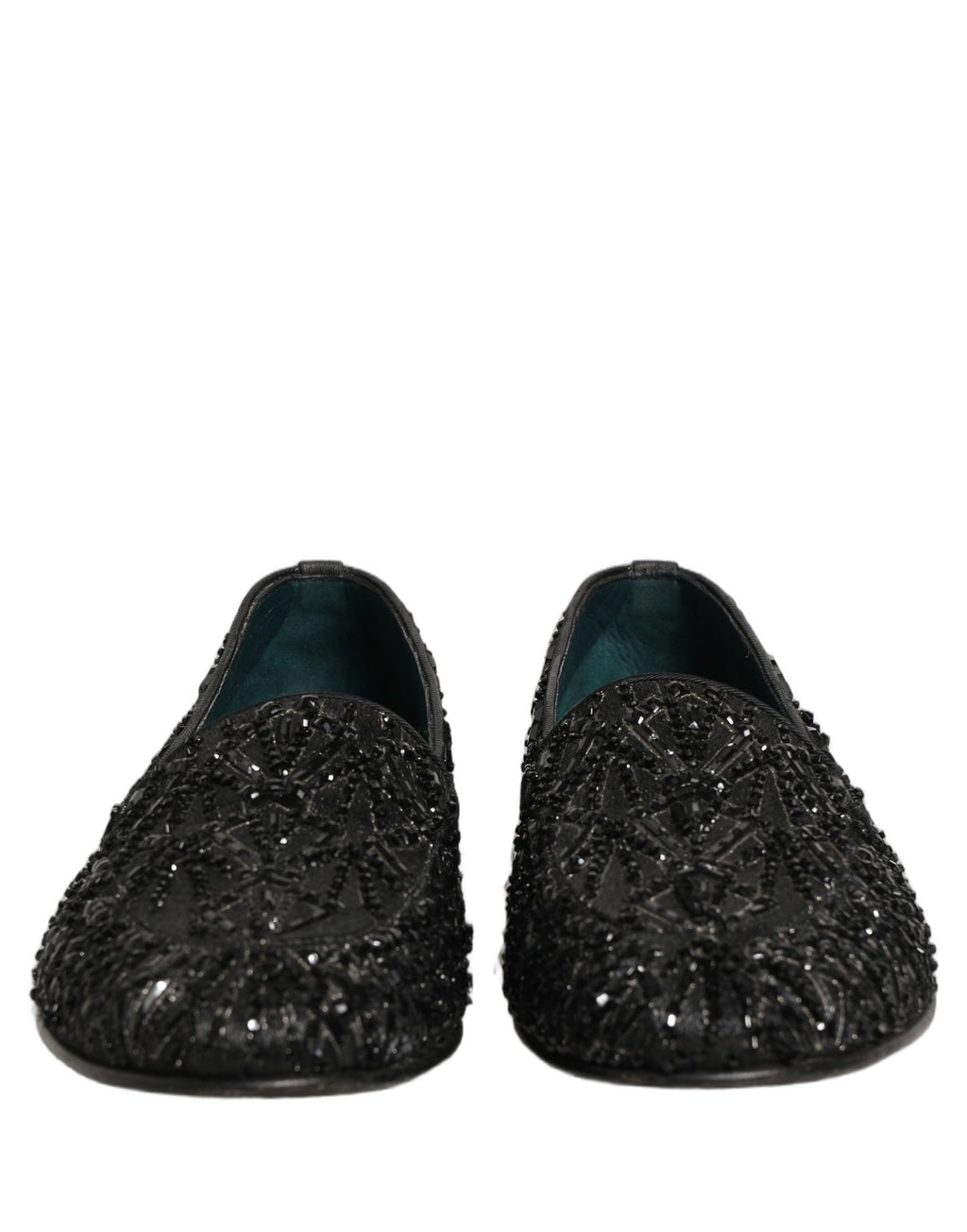 Chaussures Loafers Dolce & Gabbana en velours noir brodé, élégantes et sophistiquées, visibles en gros plan dans l'image.