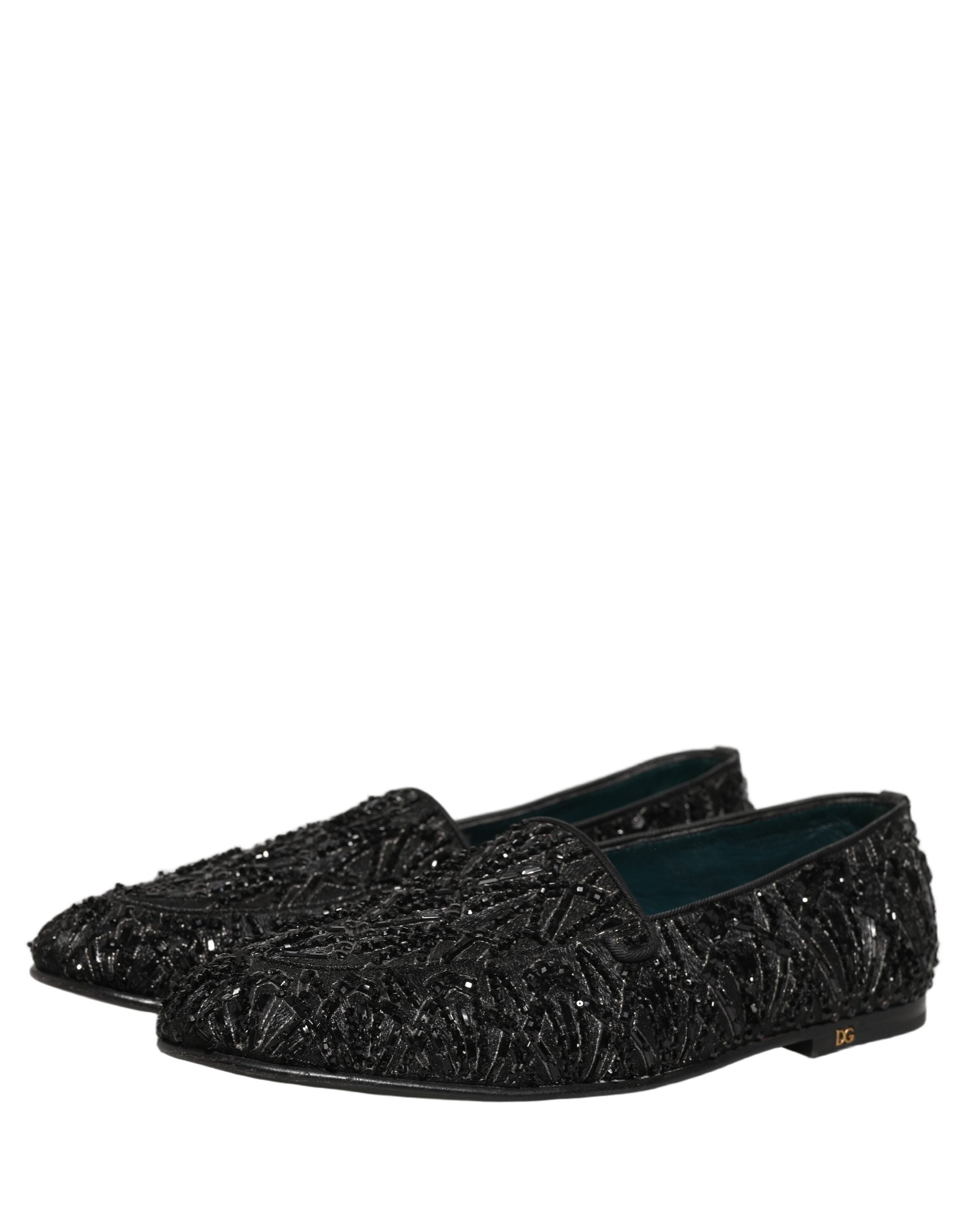 Chaussures loafers Dolce & Gabbana en velours noir avec broderies élégantes, pour un style sophistiqué et tendance.