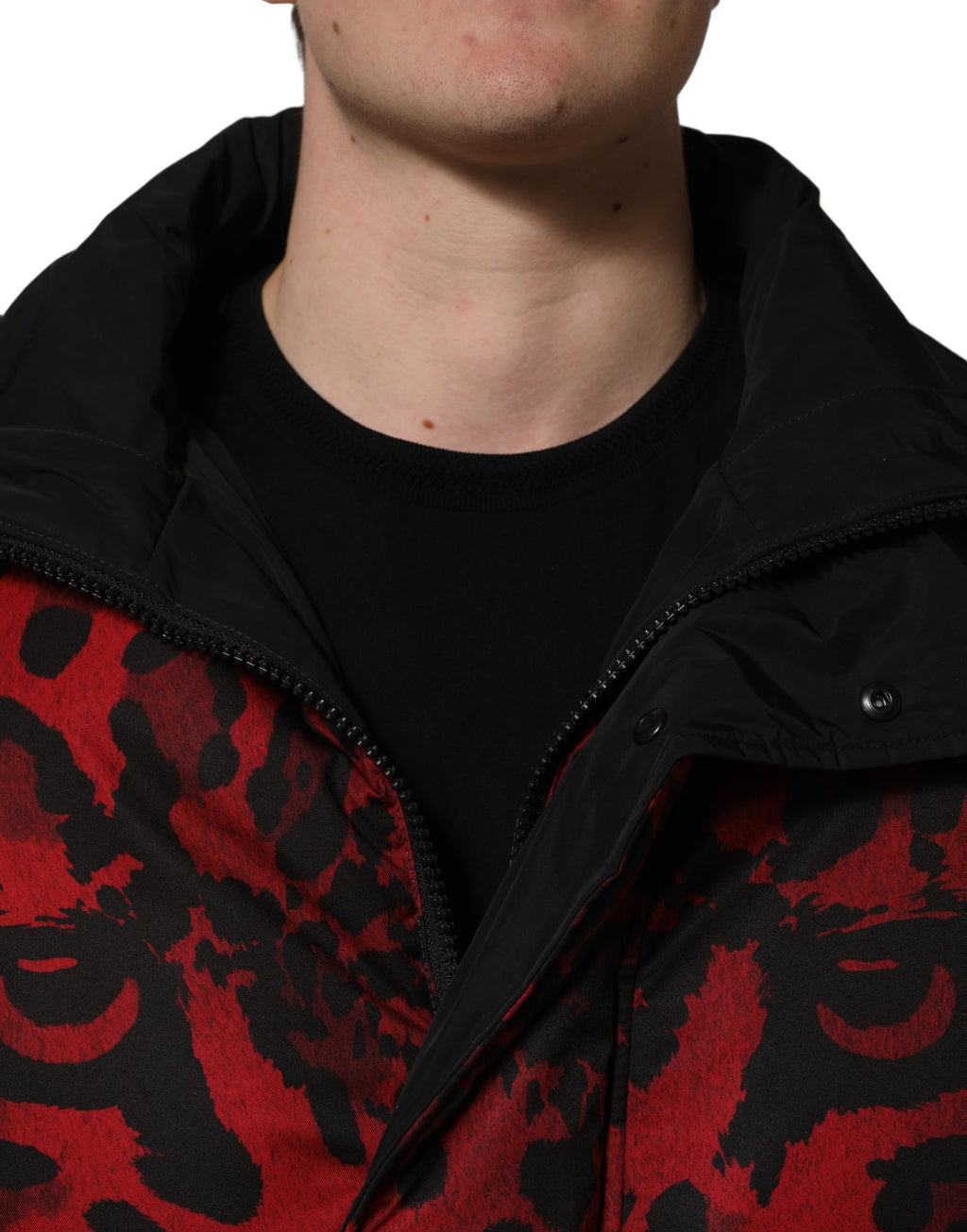 Doudoune réversible Dolce & Gabbana à motif animal rouge et noir, puffer chaud et élégant, pour femme.