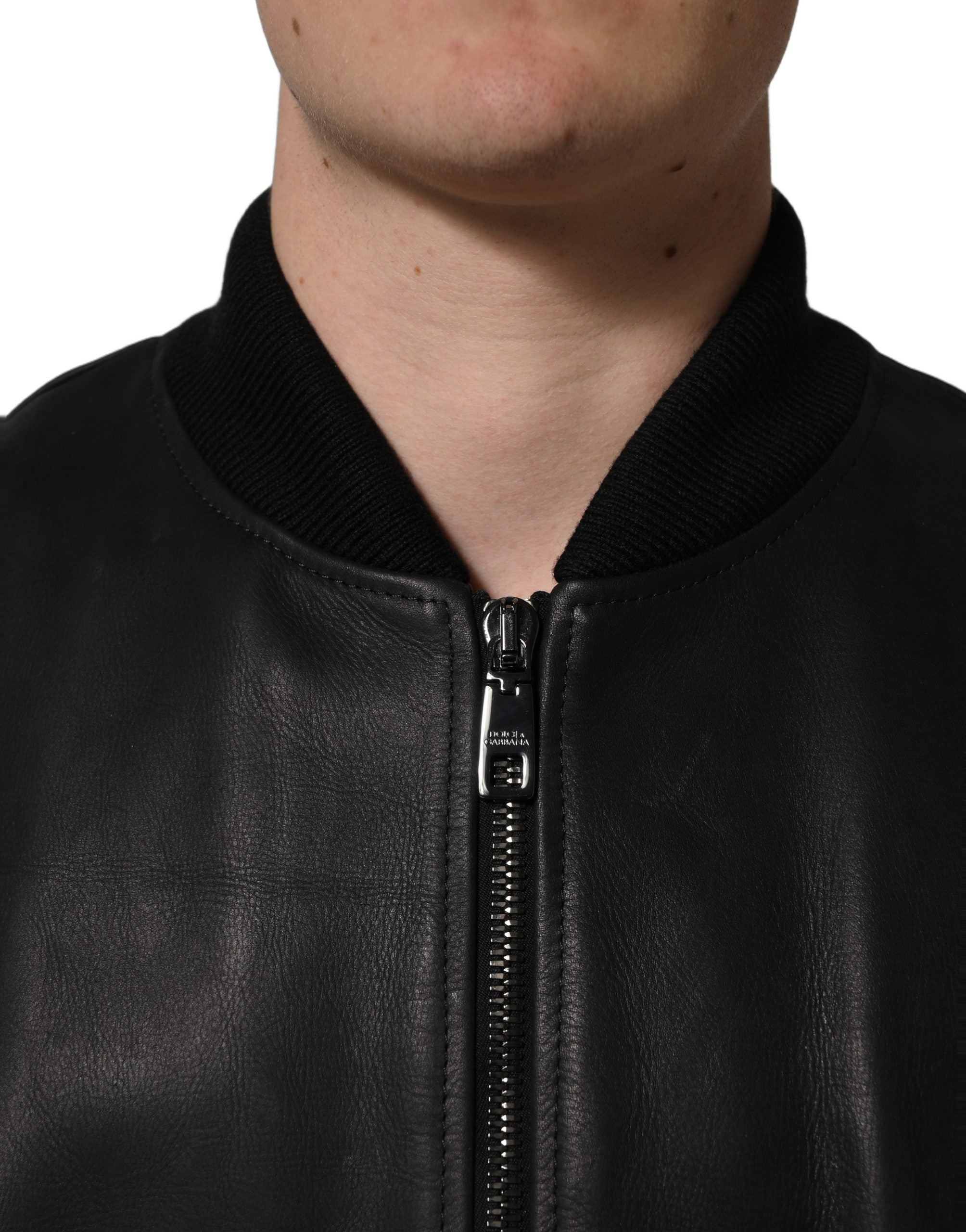 Veste de moto noire en cuir pour homme Dolce & Gabbana avec fermeture éclair intégrale et style élégant.