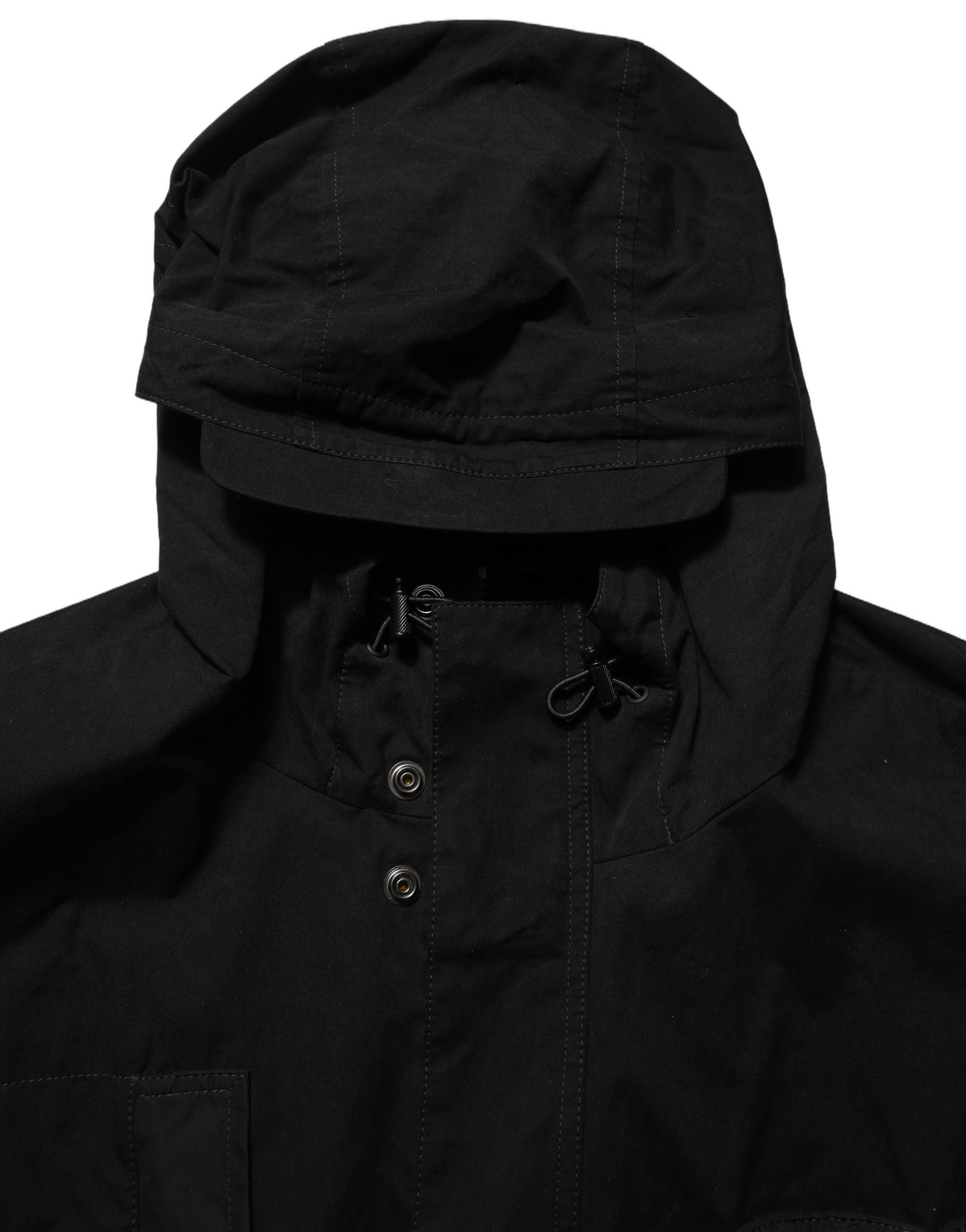 Veste coupe-vent noire pour homme de Dolce & Gabbana en nylon avec capuche et design moderne.