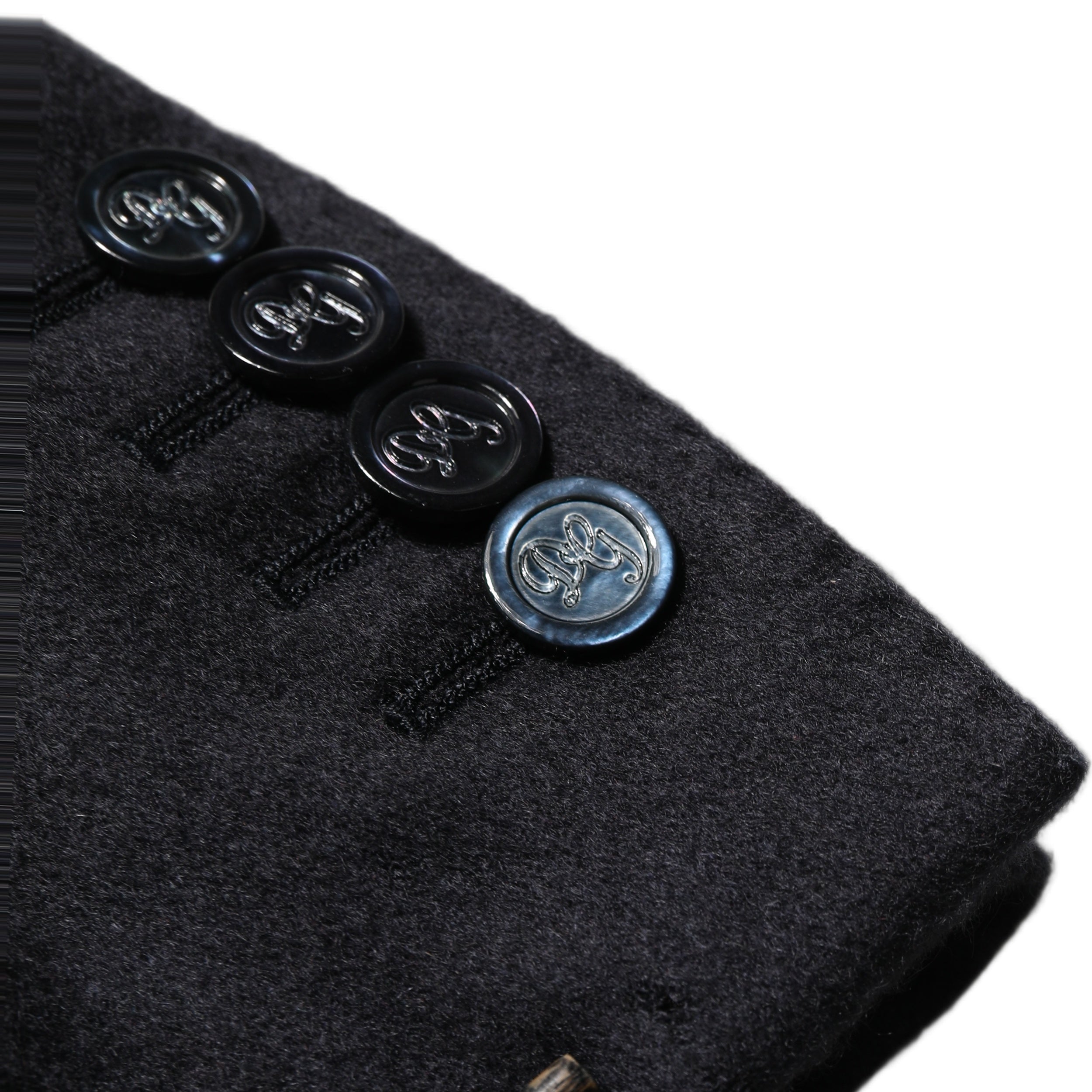 Blazer homme Dolce & Gabbana en cachemire noir à simple boutonnage, coupe élégante et tissu doux visible sur l'image.