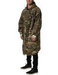 Manteau à capuche camouflage multicolore Dolce & Gabbana, veste tendance avec motif coloré et style urbain.