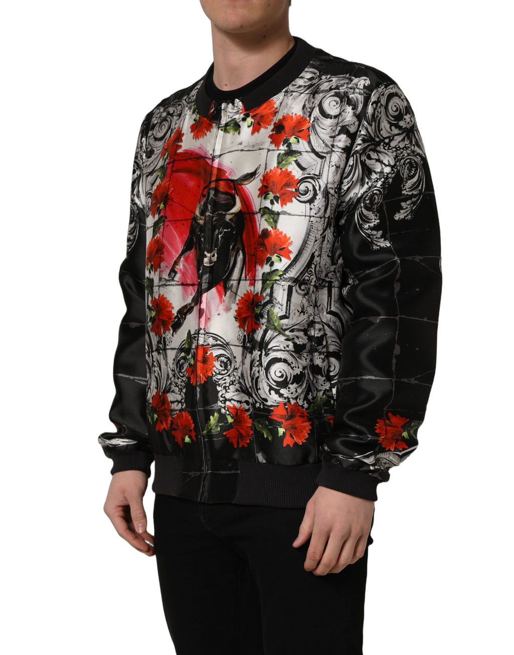 Veste bomber Dolce & Gabbana à motif majolique multicolore avec taureau, style élégant et coloré.