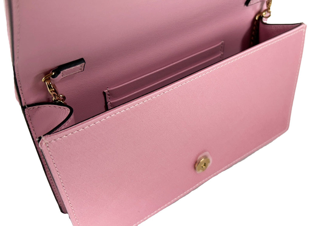 Petite pochette Versace Medusa en satin avec chaîne en cristal, sac à bandoulière élégant et sophistiqué.