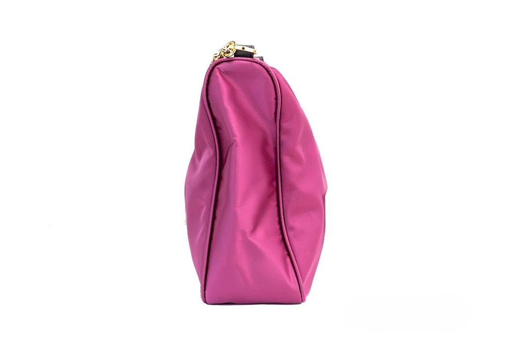 Sac à bandoulière Versace Dahlia en nylon avec pendentif Méduse et croix, petit sac élégant pour femmes.