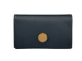 Portefeuille sac à bandoulière noir Versace Mini Chain Crossbody avec chaîne métallique et logo emblématique.