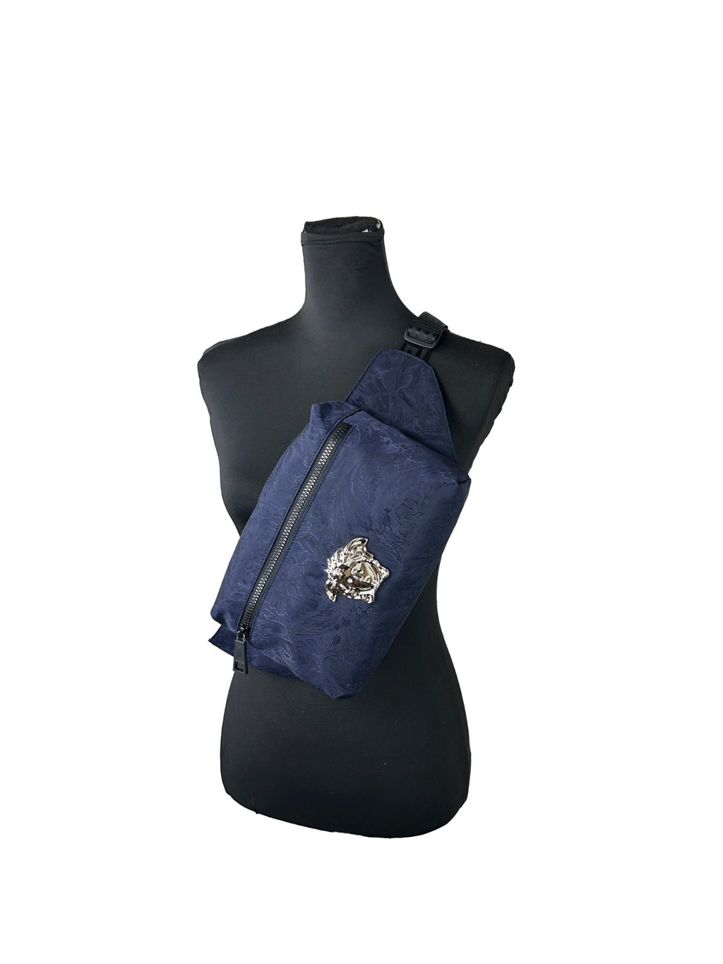 Sac banane Versace Medusa en nylon navy, ceinture ceinture à la taille avec logo emblématique et design élégant.