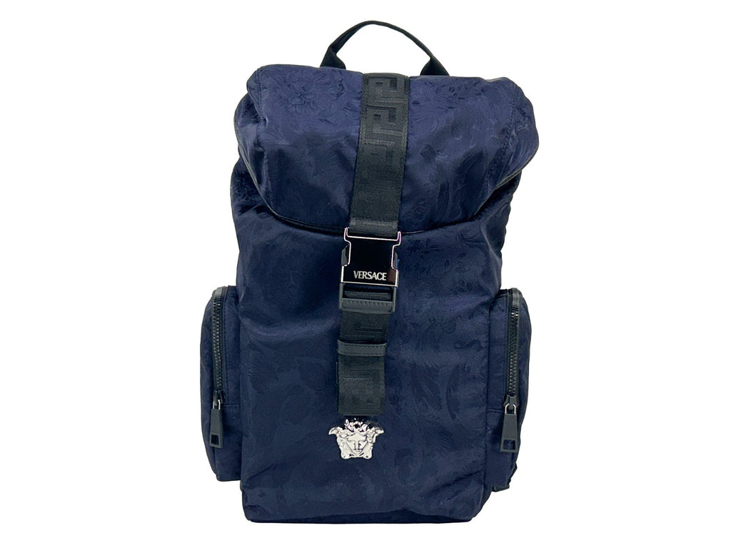 Sac à dos en nylon Versace Medusa avec boucle à cordon, logo emblématique et design élégant.
