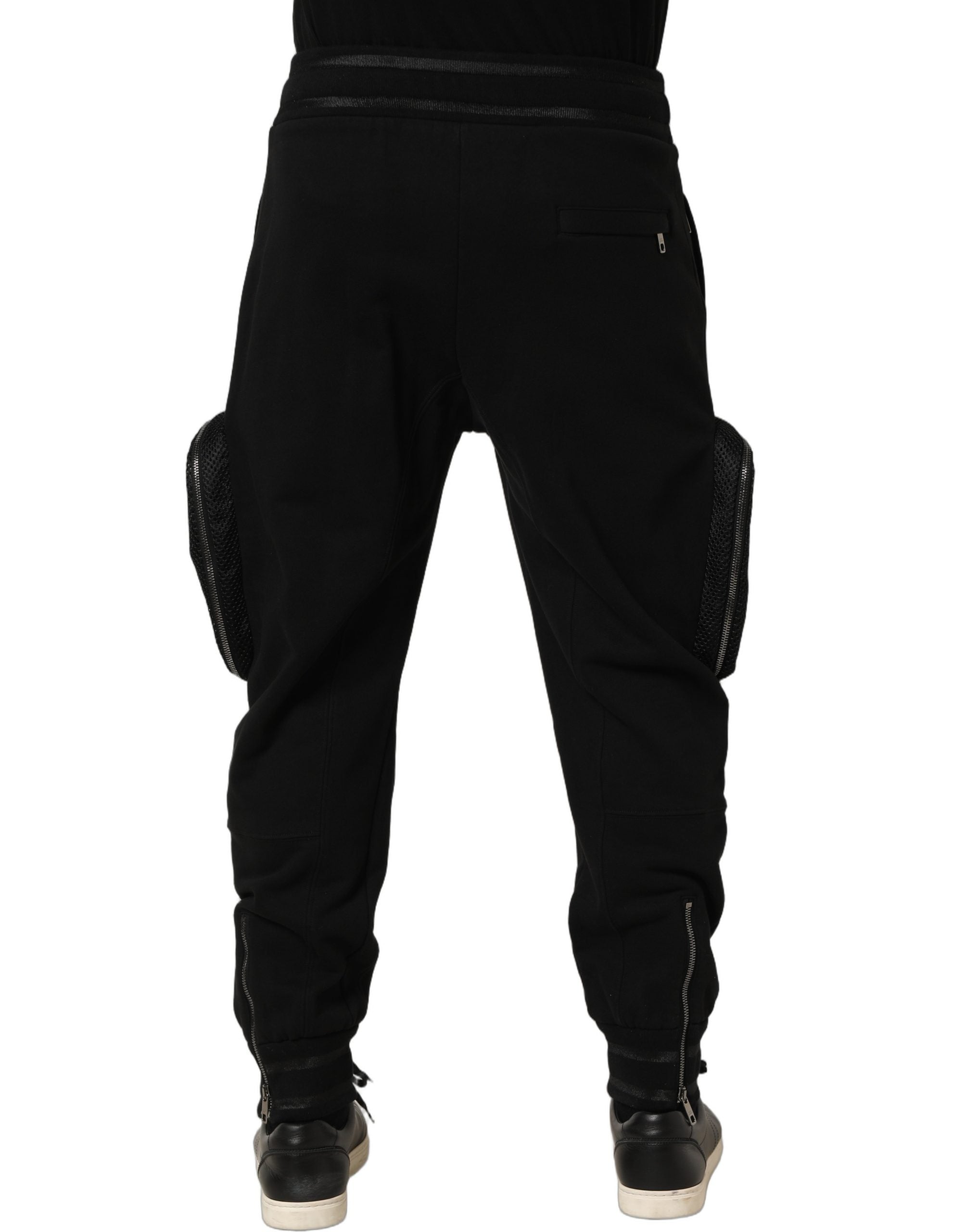 Pantalon jogger cargo noir Dolce & Gabbana à taille moyenne, tissu confortable et style décontracté, visible en gros plan.