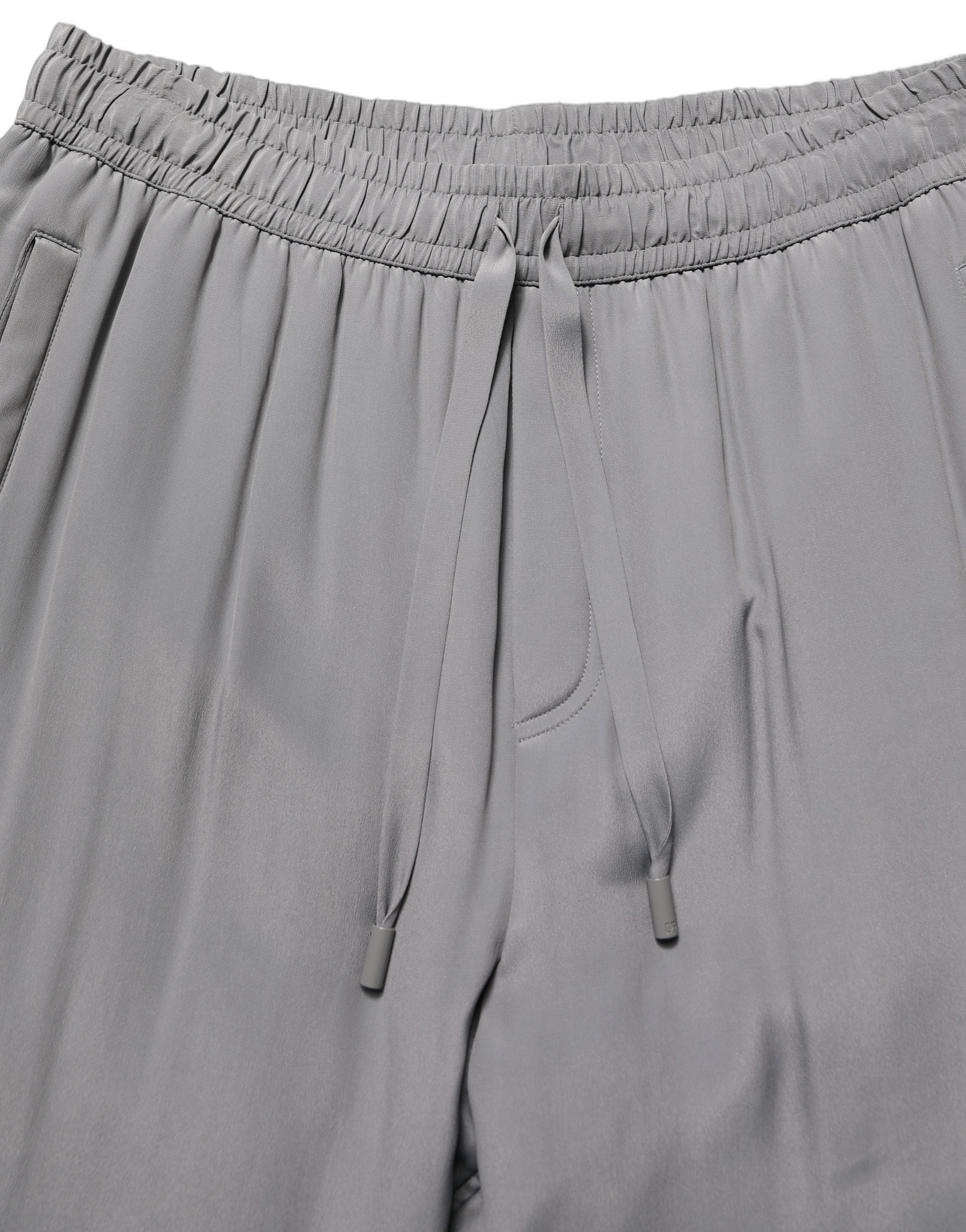 Pantalon de jogging en coton gris Dolce & Gabbana, pantalon décontracté pour homme, vue de face.