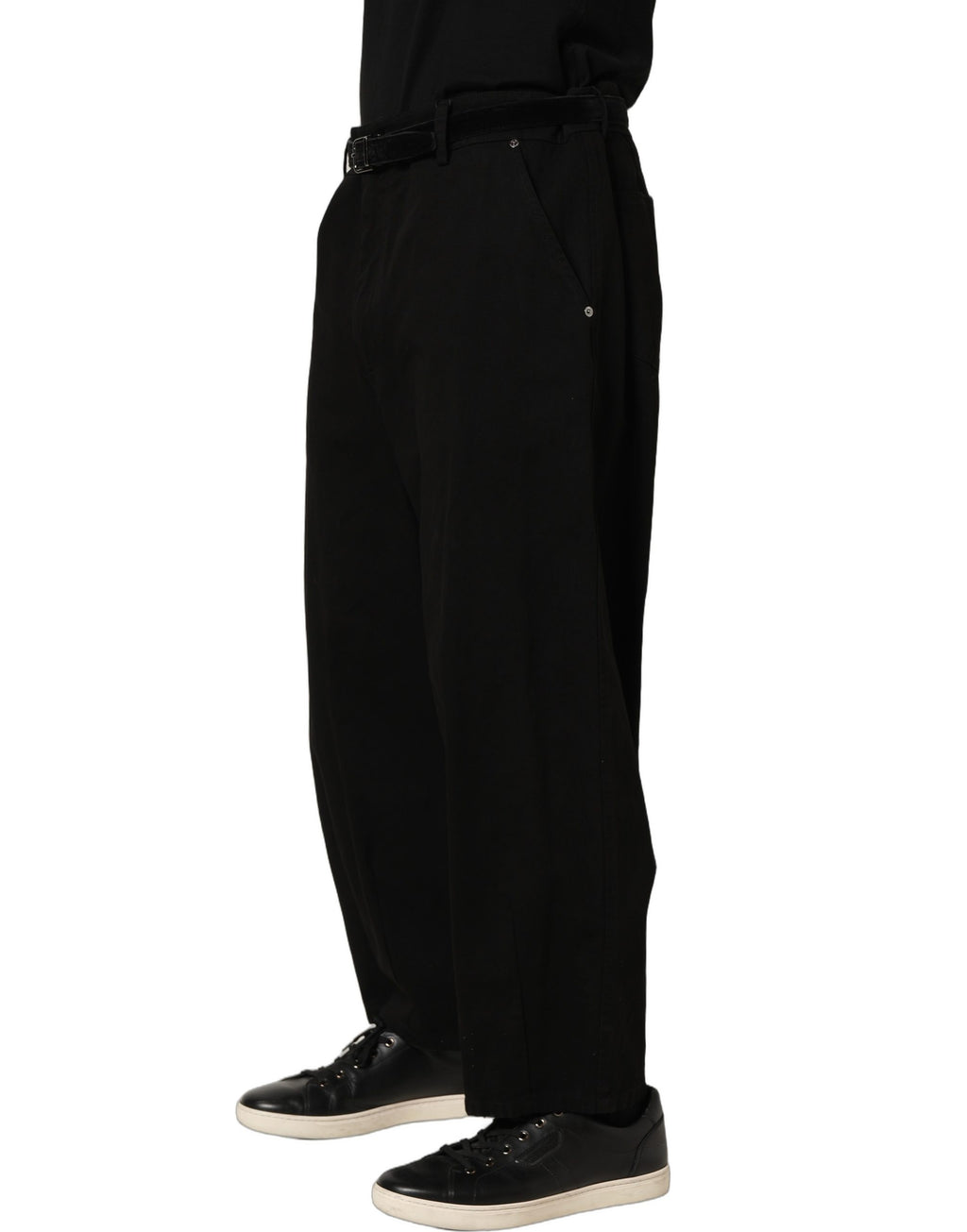 Pantalon homme Dolce & Gabbana noir à taille moyenne, coupe droite, style élégant et classique, visible sur fond blanc.