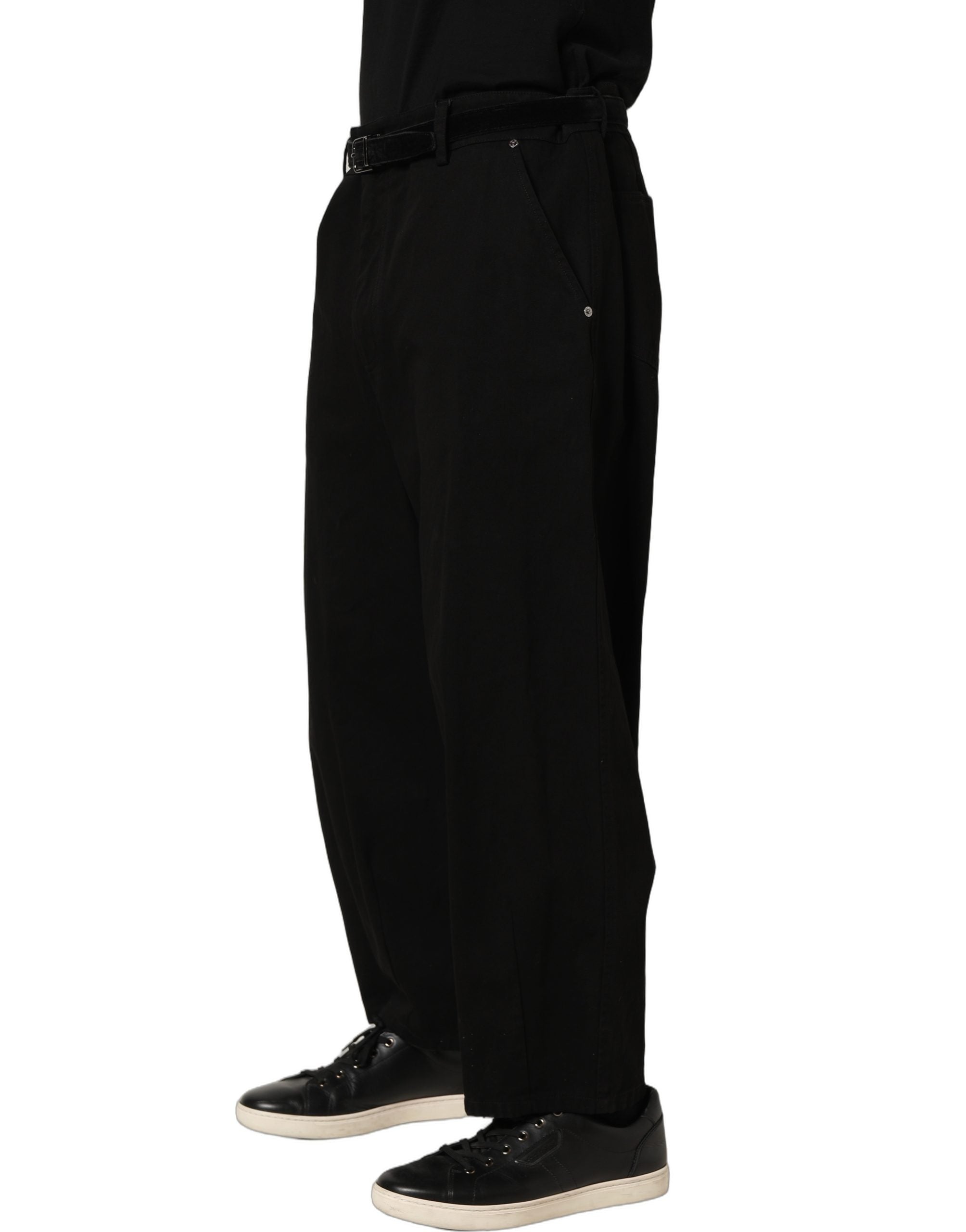 Pantalon homme Dolce & Gabbana noir à taille moyenne, coupe droite, style élégant et classique, visible sur fond blanc.