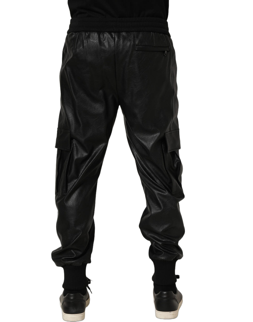 Pantalon jogging cargo noir Dolce & Gabbana à taille moyenne, mode décontractée, détails pratiques et style élégant.
