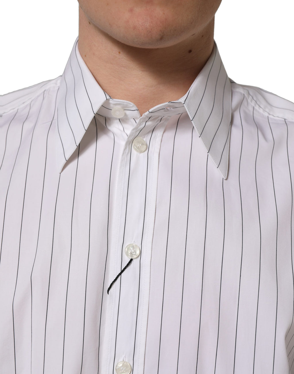 Chemise homme blanche à rayures en coton de Dolce & Gabbana, costume formel élégant avec col classique.