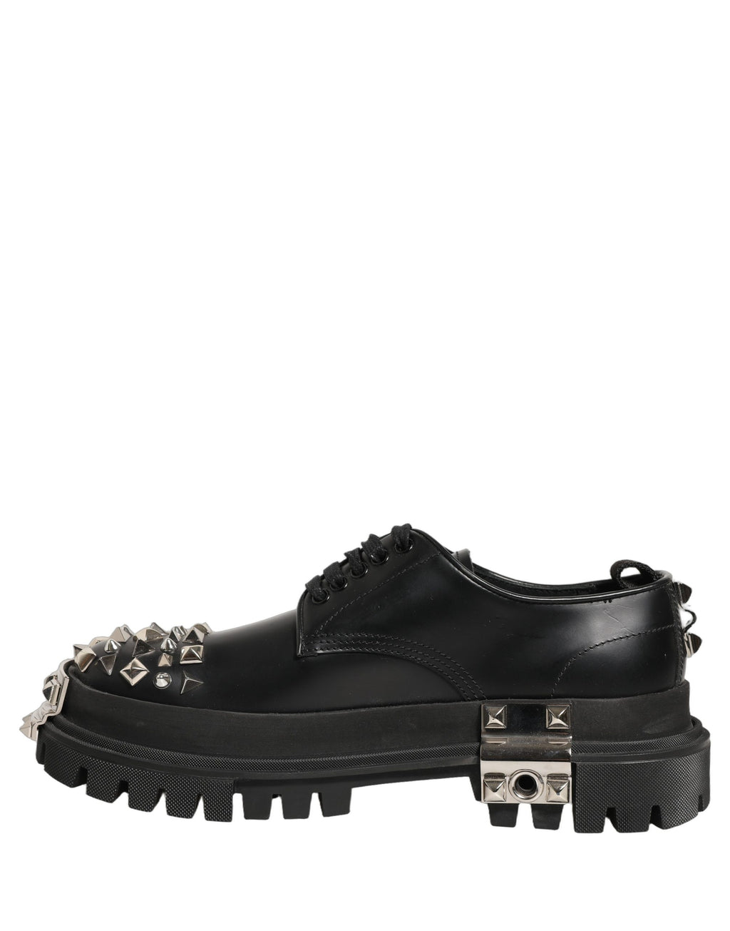 Chaussures Derby Dolce & Gabbana en cuir noir avec clous, style haute-trekking, chaussures élégantes et modernes.