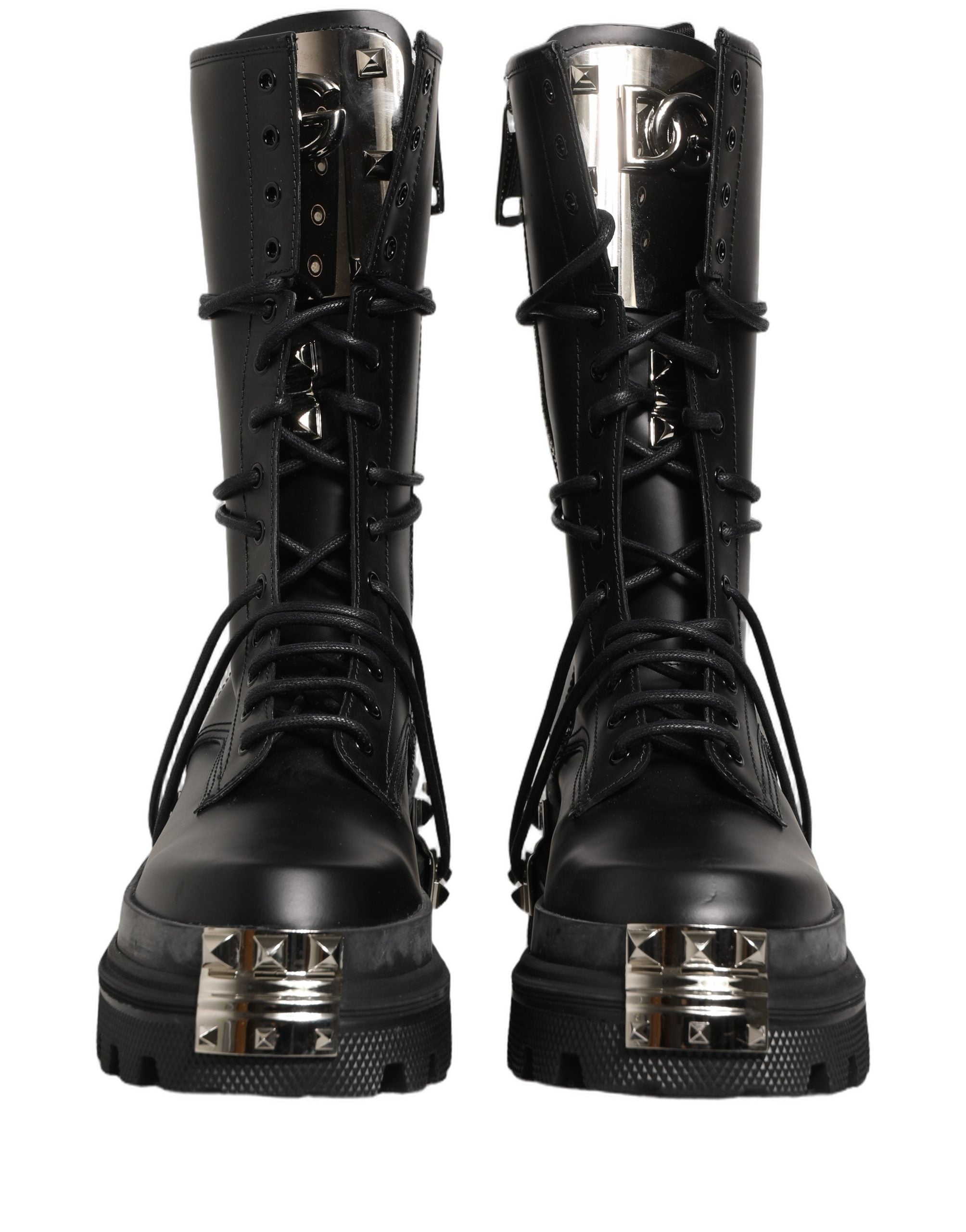 Bottes combat à plateforme noire Dolce & Gabbana avec clous, style robuste et tendance, vue de face.