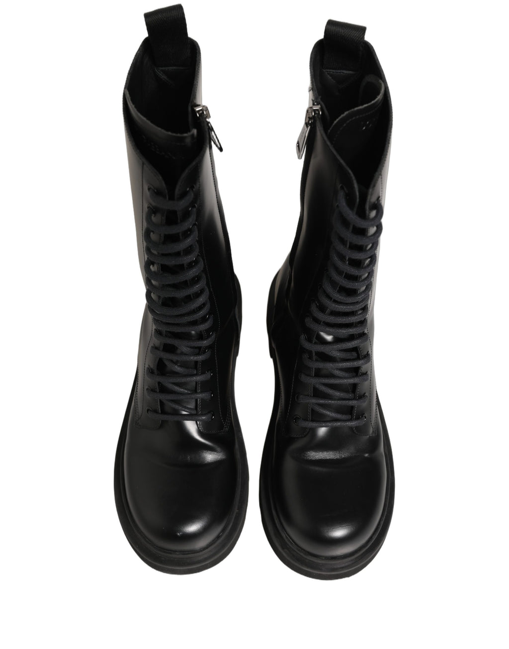 Chaussures combat en cuir noir Dolce & Gabbana pour hommes avec lacets et semelle robuste, vue de face.