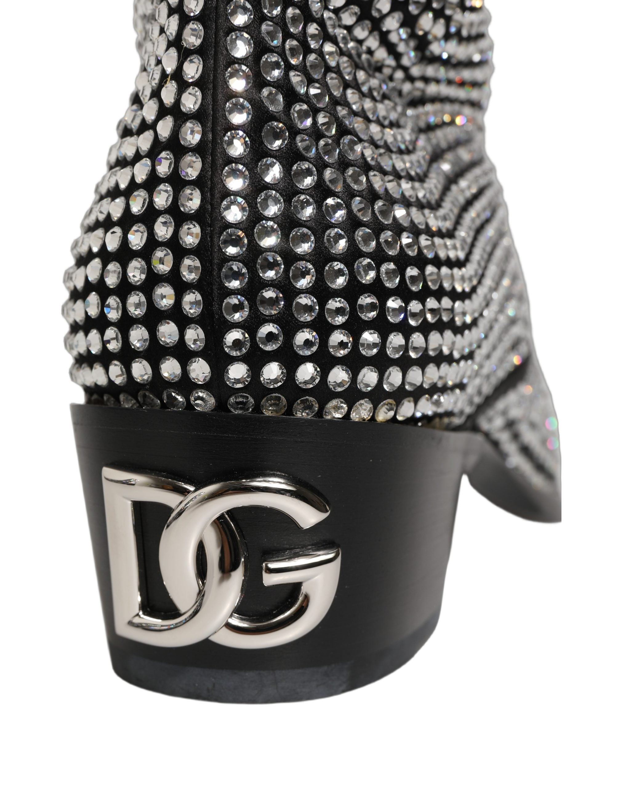 Bottines noires Dolce & Gabbana ornées de cristaux, chaussures élégantes à la cheville avec décoration brillante.