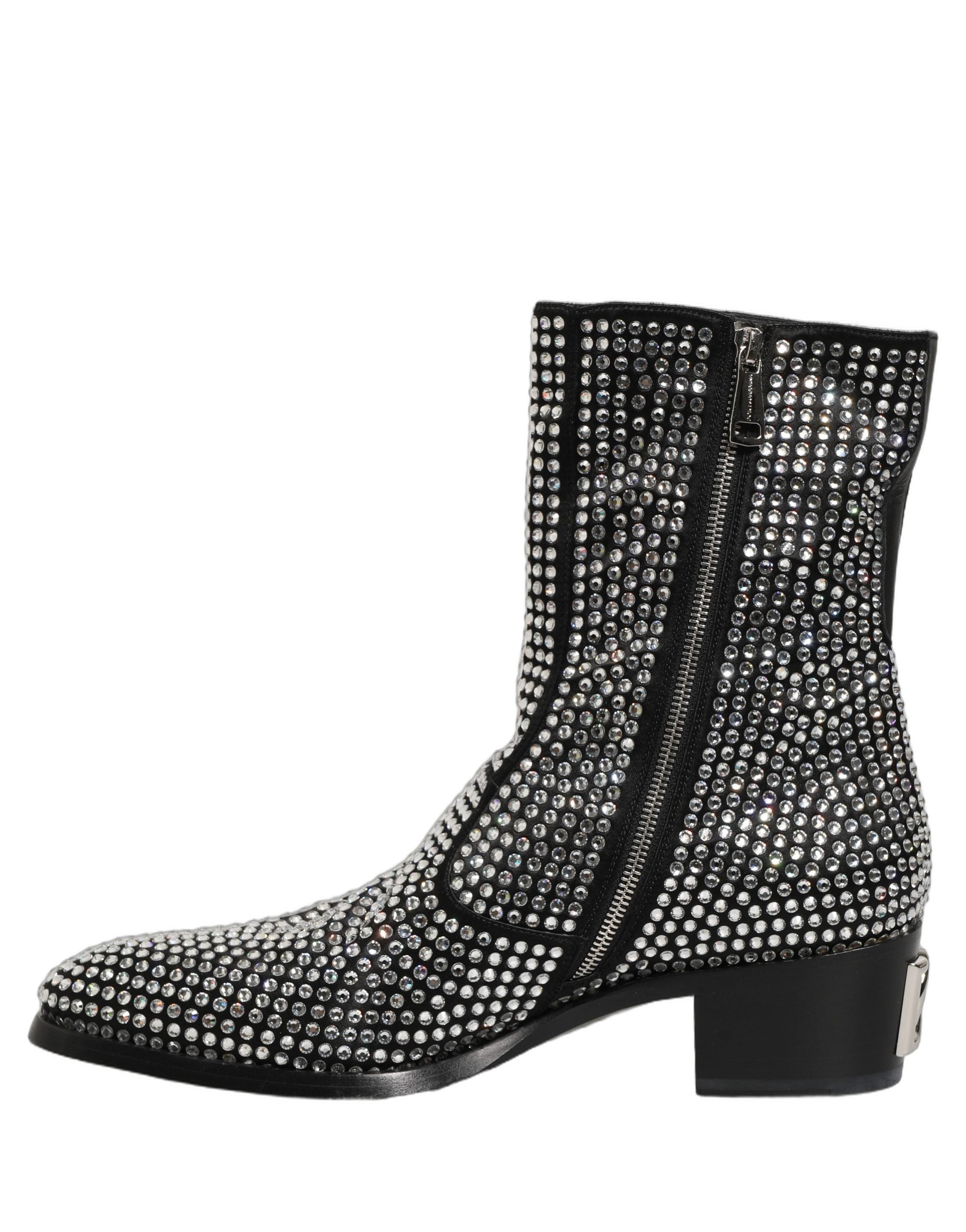 Bottes ankle noires Dolce & Gabbana ornées de cristaux brillants et détails élégants, chaussures de mode sophistiquées.