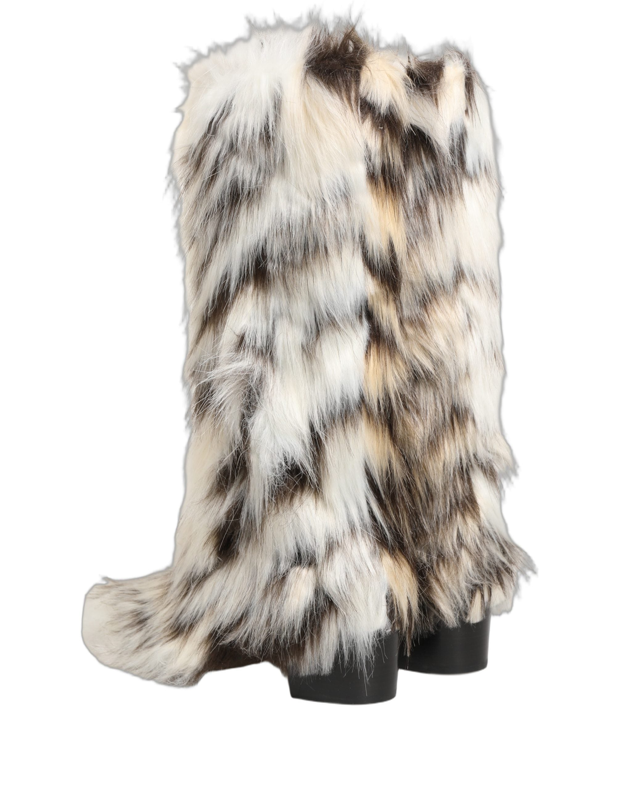 Bottes hautes en fausse fourrure multicolore de Dolce & Gabbana, chaussures élégantes et tendance pour l'automne et l'hiver.