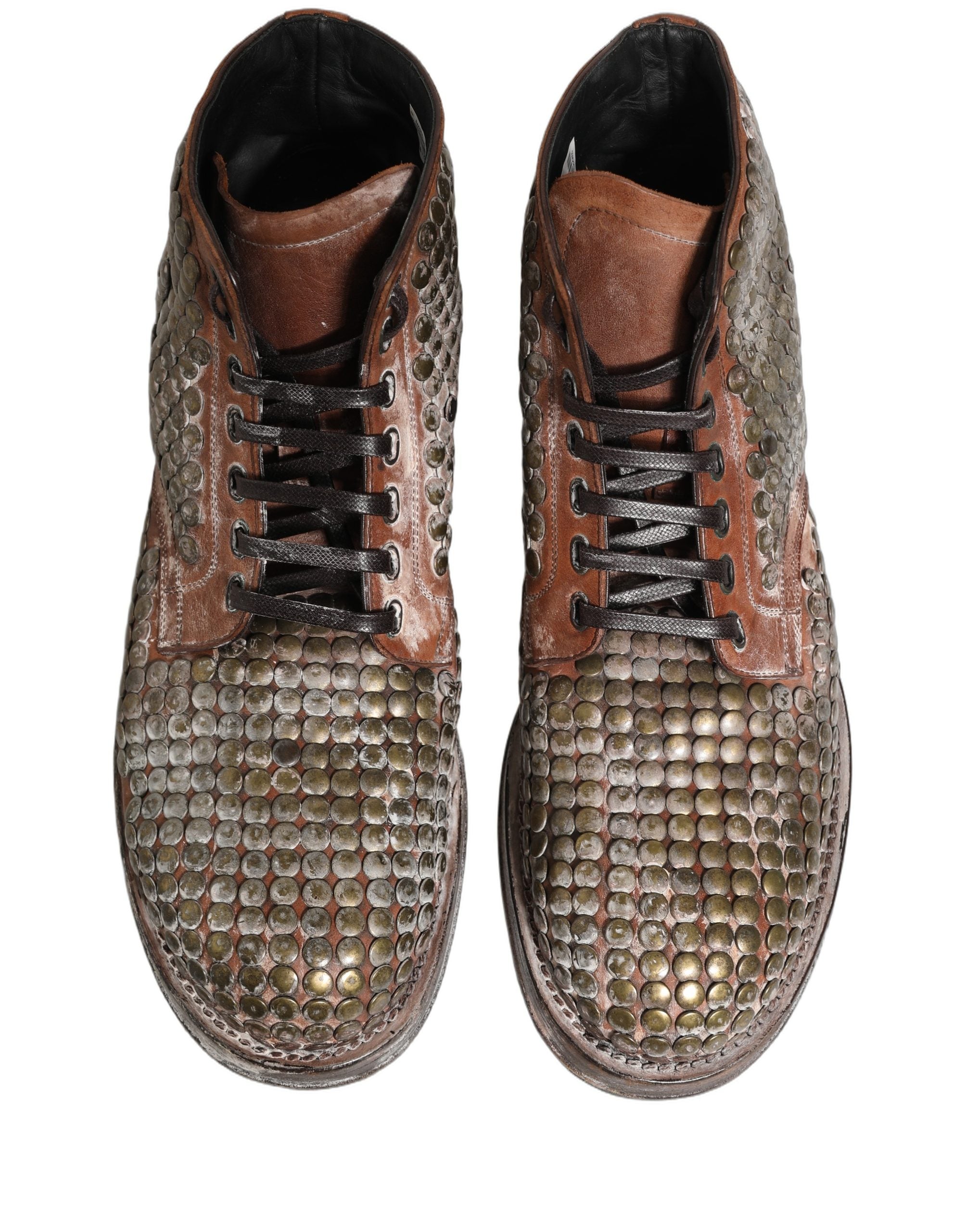 Bottines en cuir marron Dolce & Gabbana avec studs à la cheville, chaussures de défilé mode élégantes et tendance.