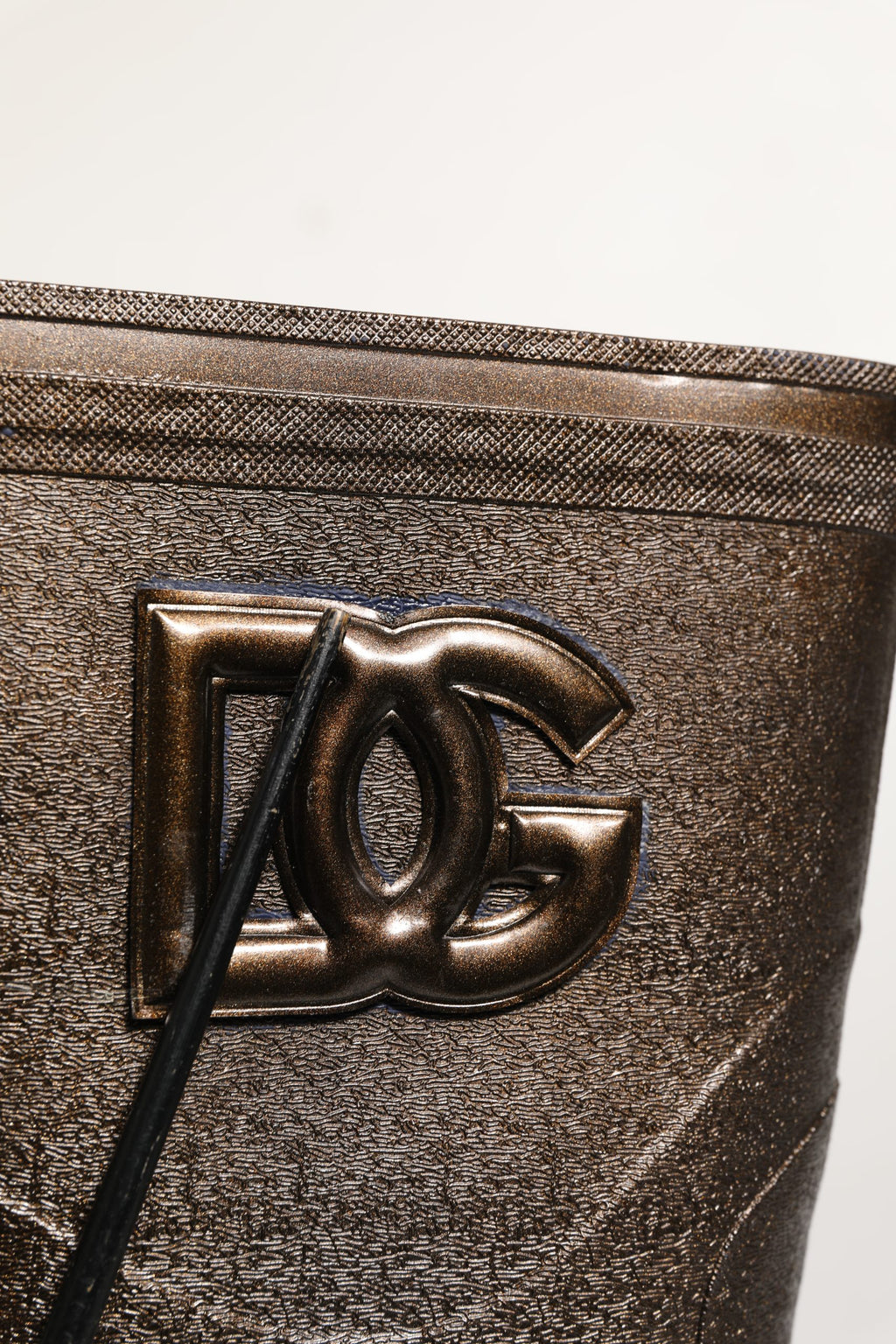Bottes de pluie en PVC bronze Dolce & Gabbana pour hommes, à enfiler, chaussures imperméables élégantes.