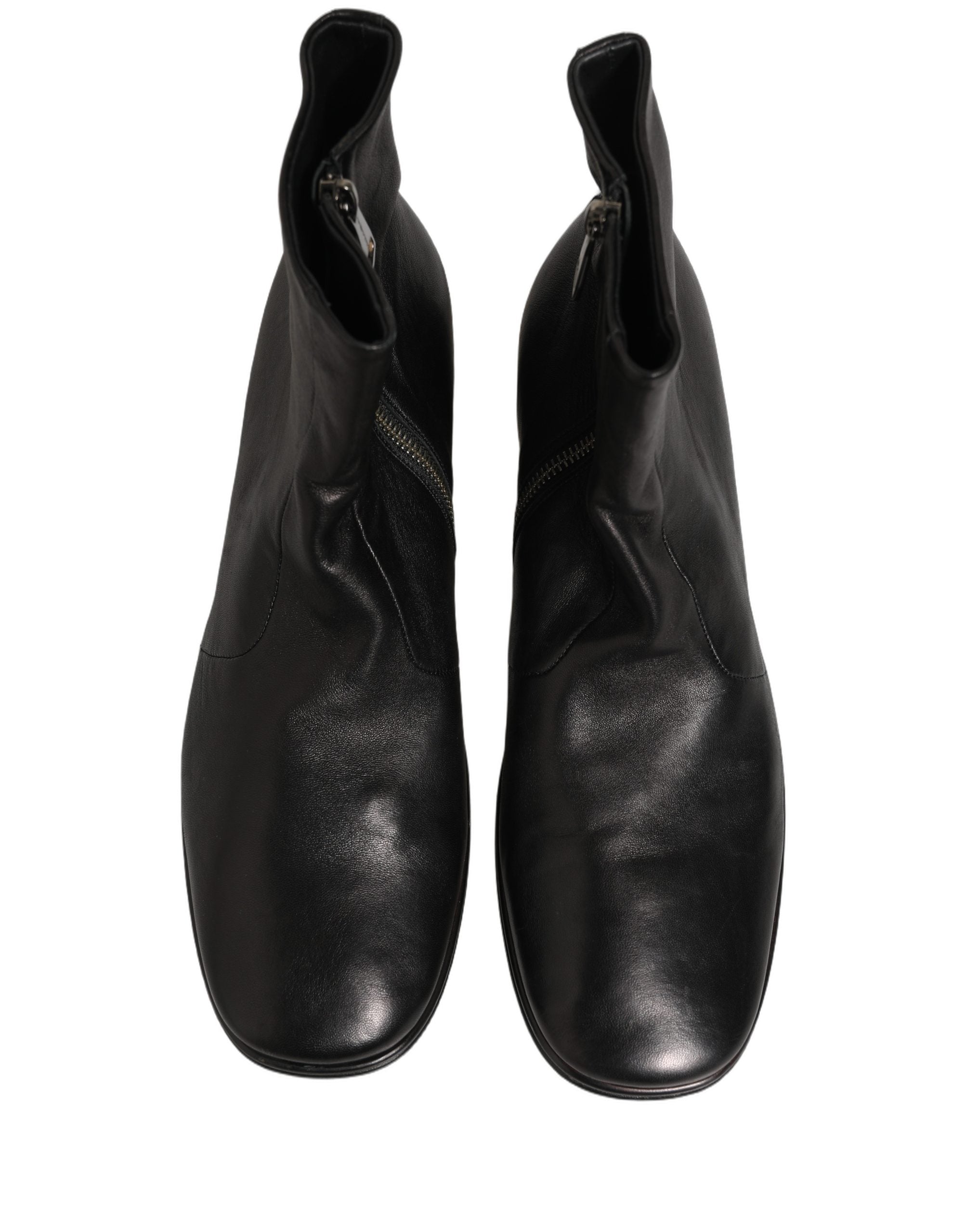 Bottes courtes en cuir noir Dolce & Gabbana avec logo, bout arrondi et semelle en caoutchouc, chaussures élégantes pour femmes.