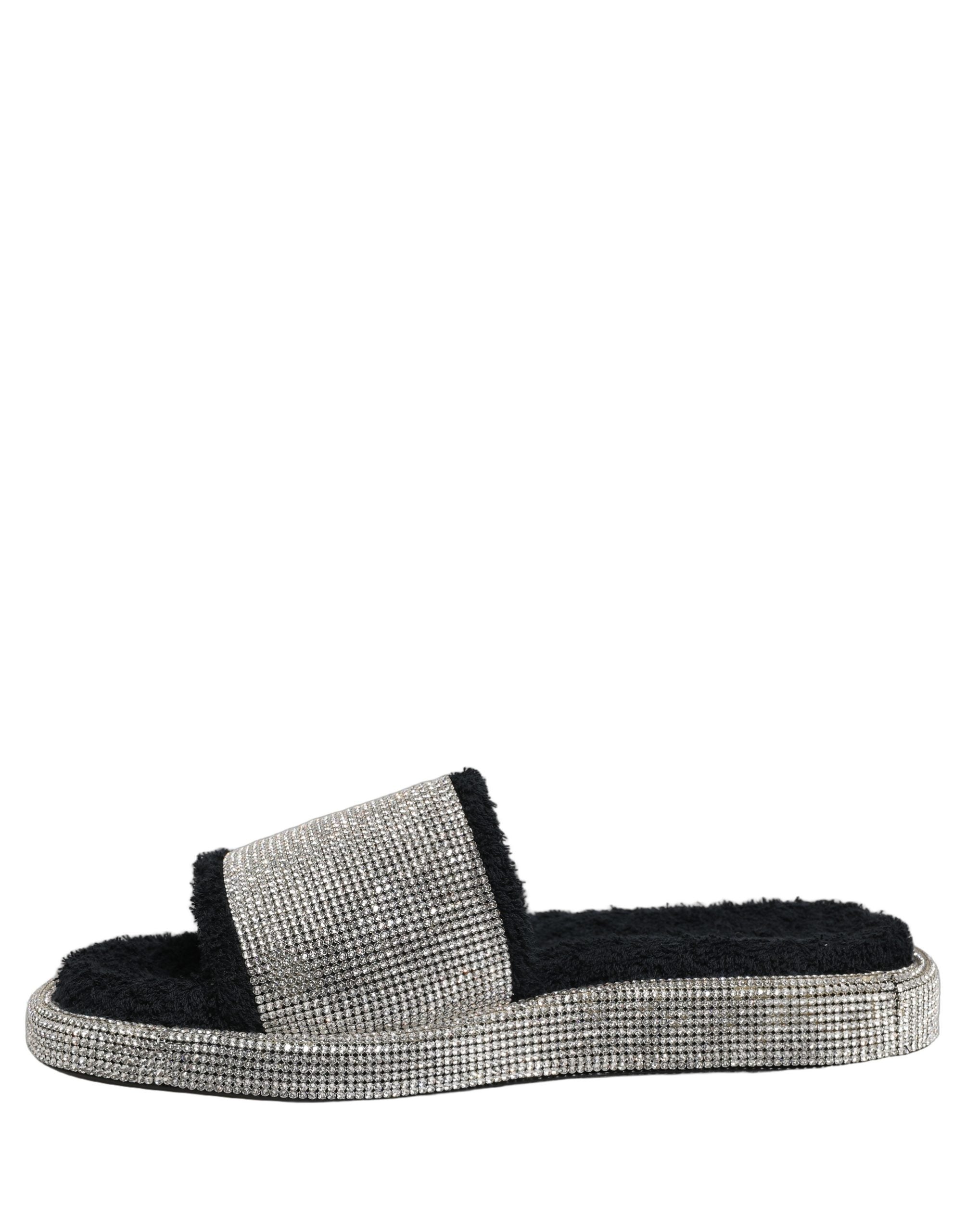 Sandales pour hommes Dolce & Gabbana noires à plateforme avec cristaux brillants et détails élégants, vues en gros plan.