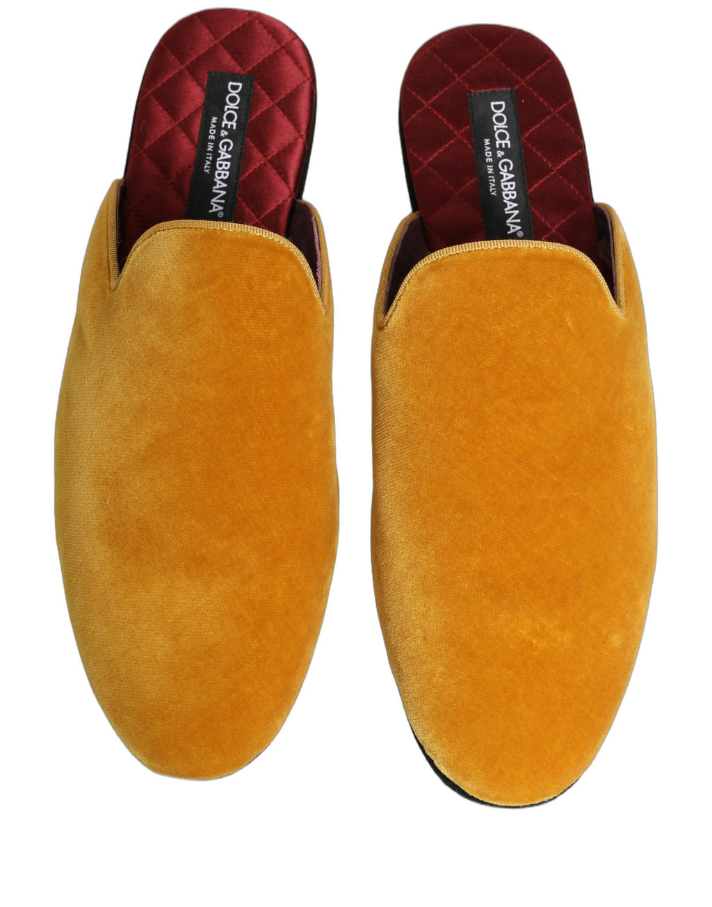 Sandales plates en daim jaune Dolce & Gabbana pour hommes, chaussures élégantes et confortables, vue en gros plan.