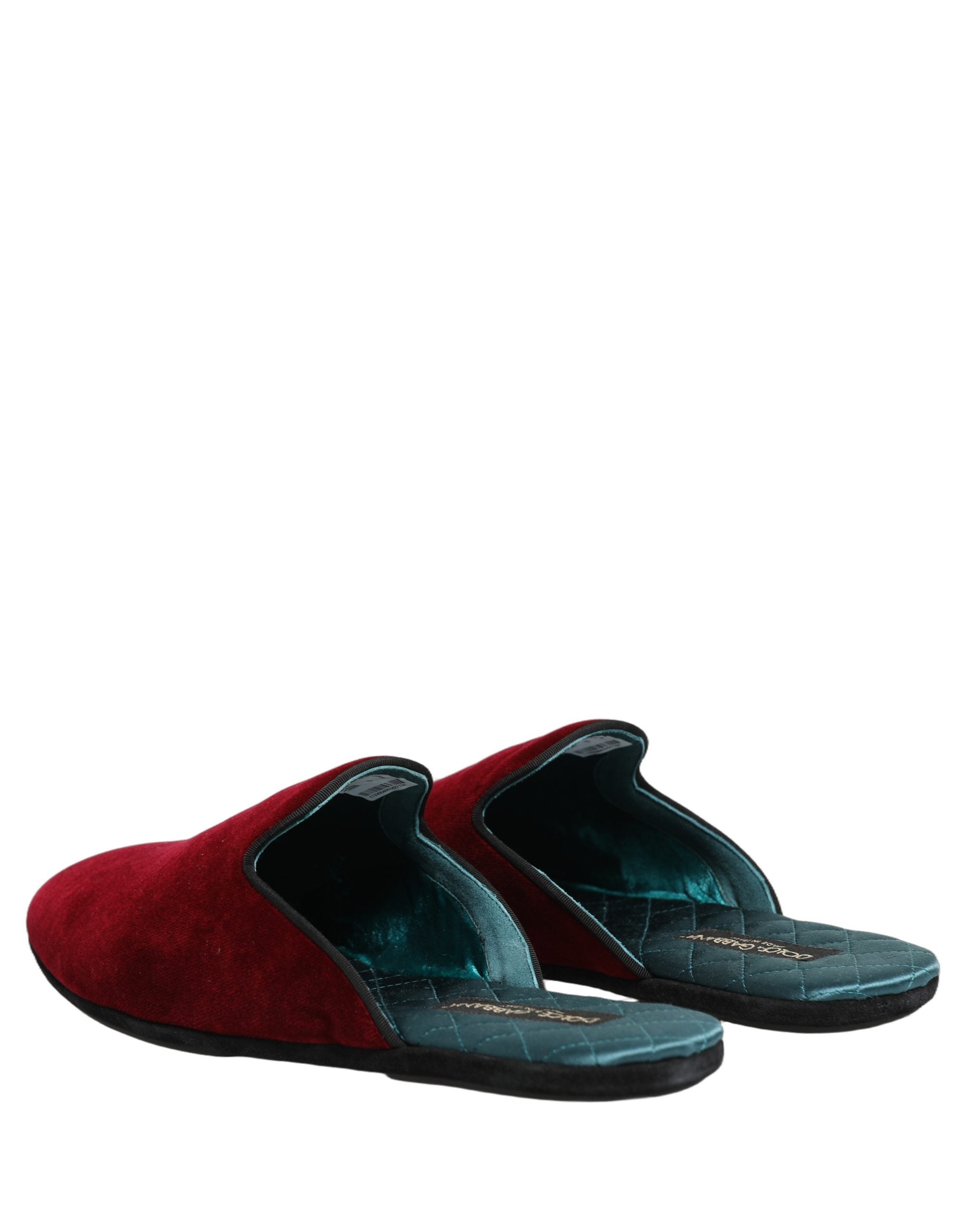 Mules plates en daim rouge Dolce & Gabbana pour homme, chaussures de style décontracté avec semelle plate.