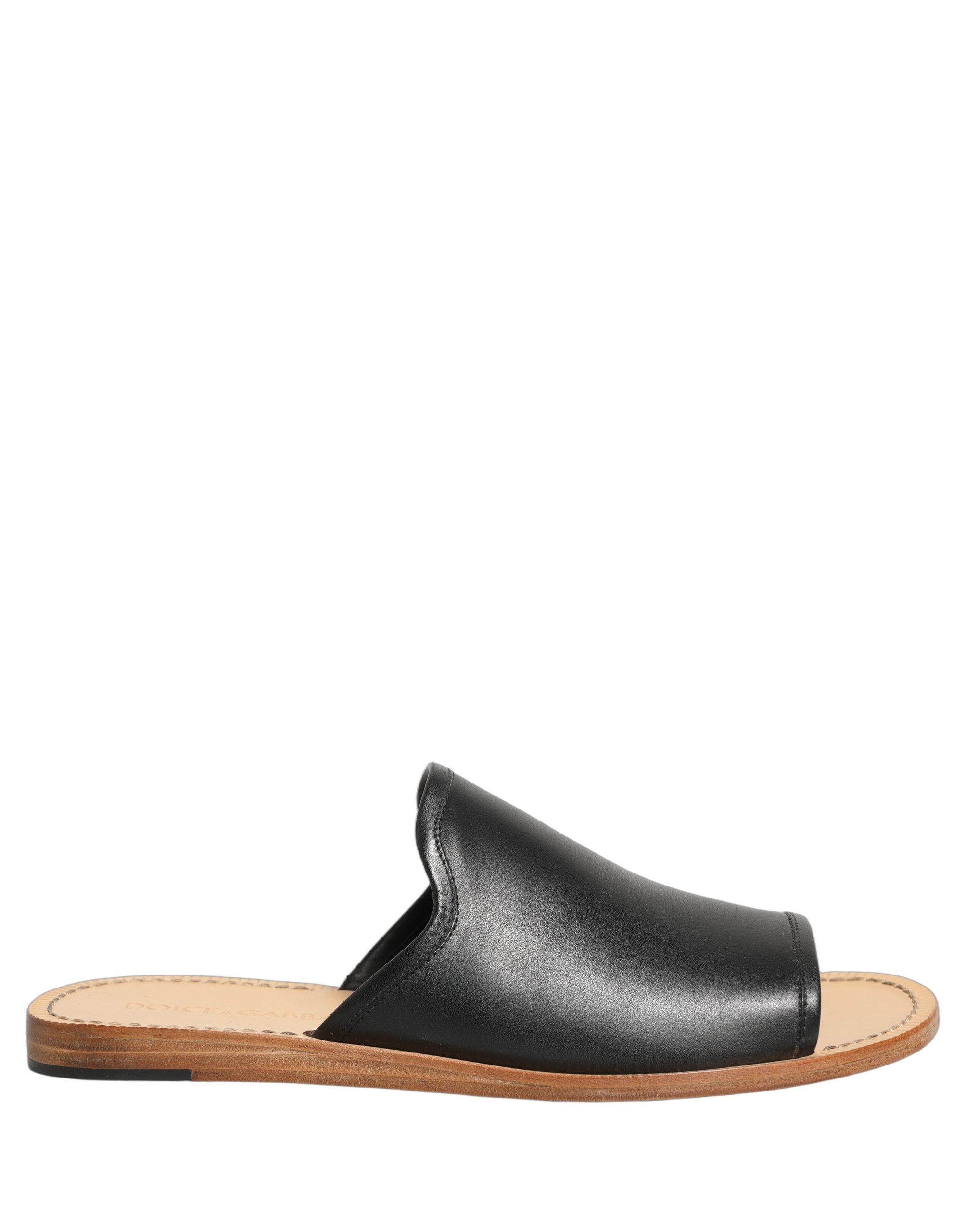 Sandales plates en cuir marron Dolce & Gabbana pour hommes, chaussures décontractées élégantes et confortables.