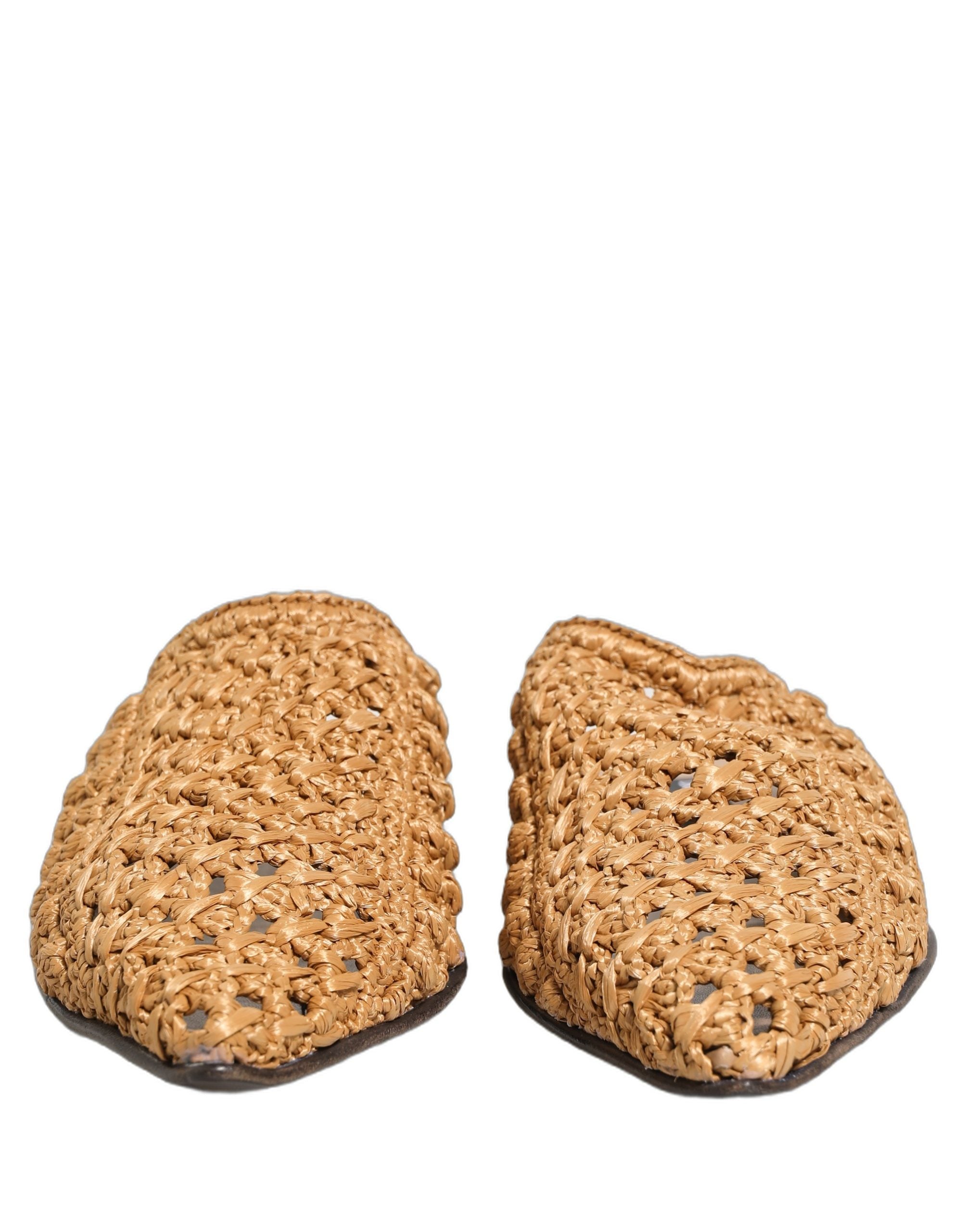 Sandales plates en paille tissée beige de Dolce & Gabbana, chaussures confortables et élégantes pour l'été.