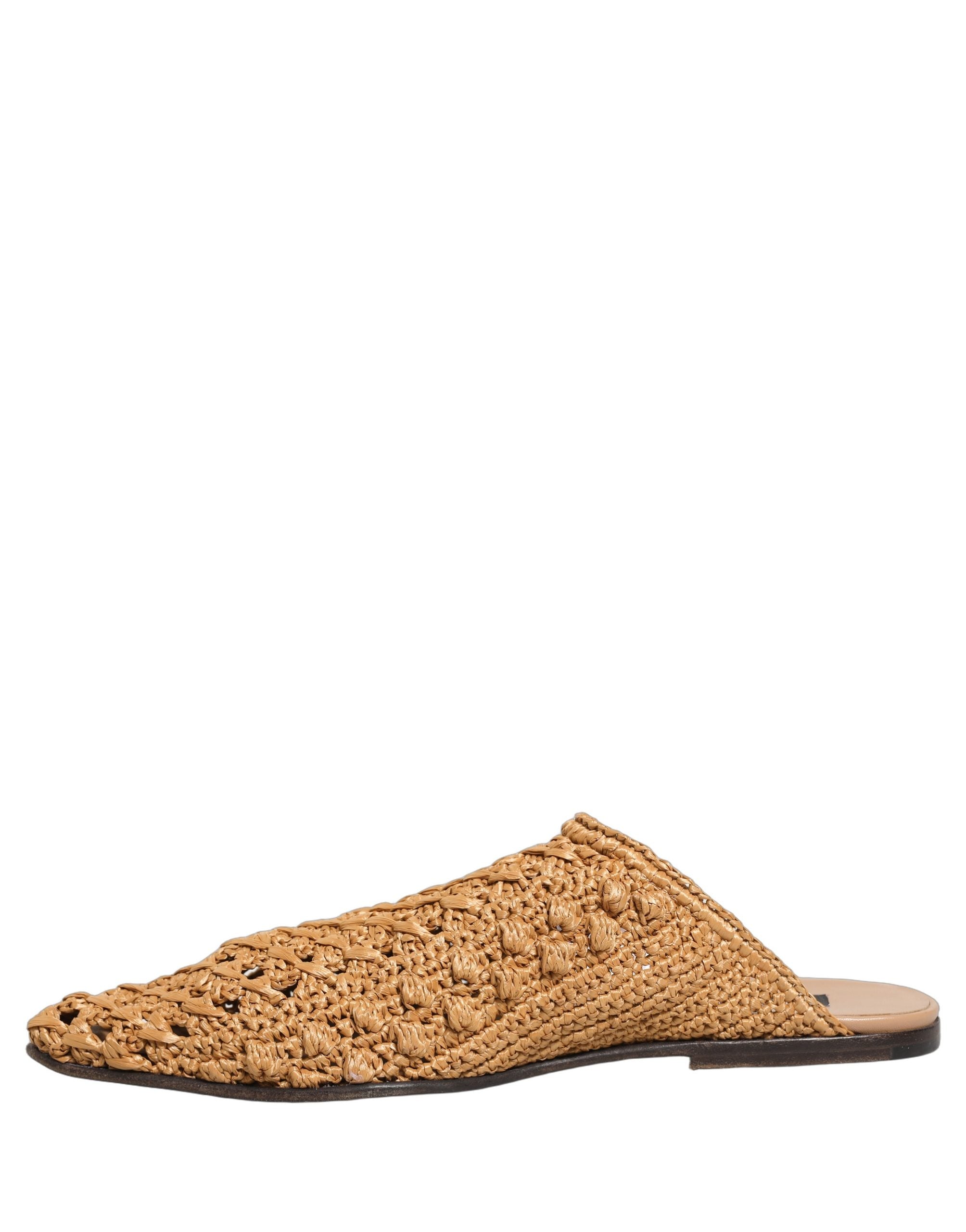 Sandales plates Dolce & Gabbana en paille tissée beige, chaussures d'été élégantes et confortables pour femmes.