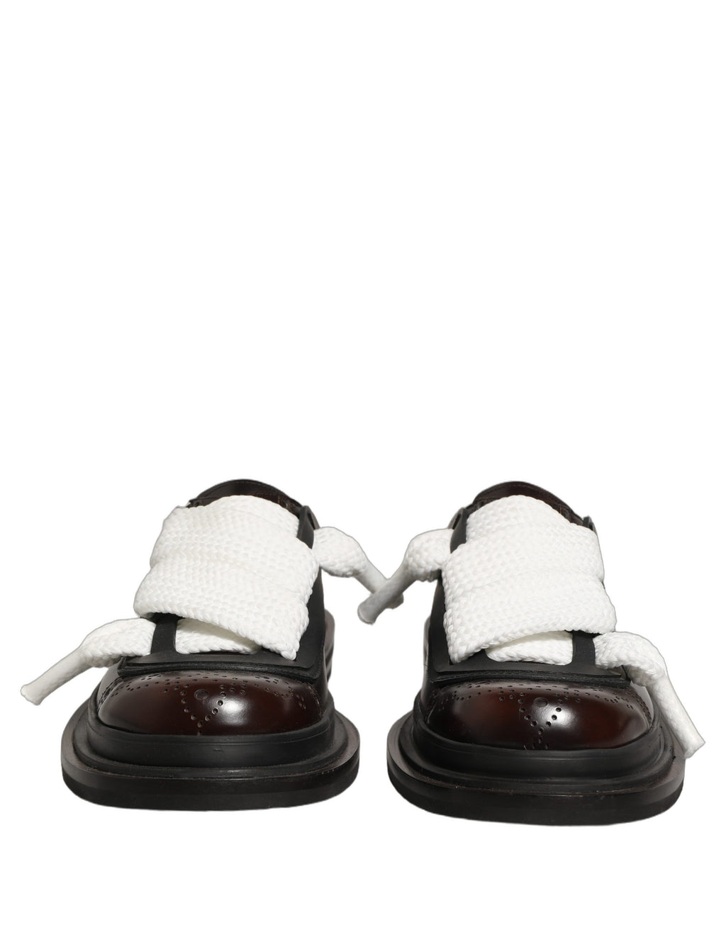 Sandales plates en cuir marron Dolce & Gabbana pour hommes, chaussures décontractées à enfiler, style élégant et confortable.