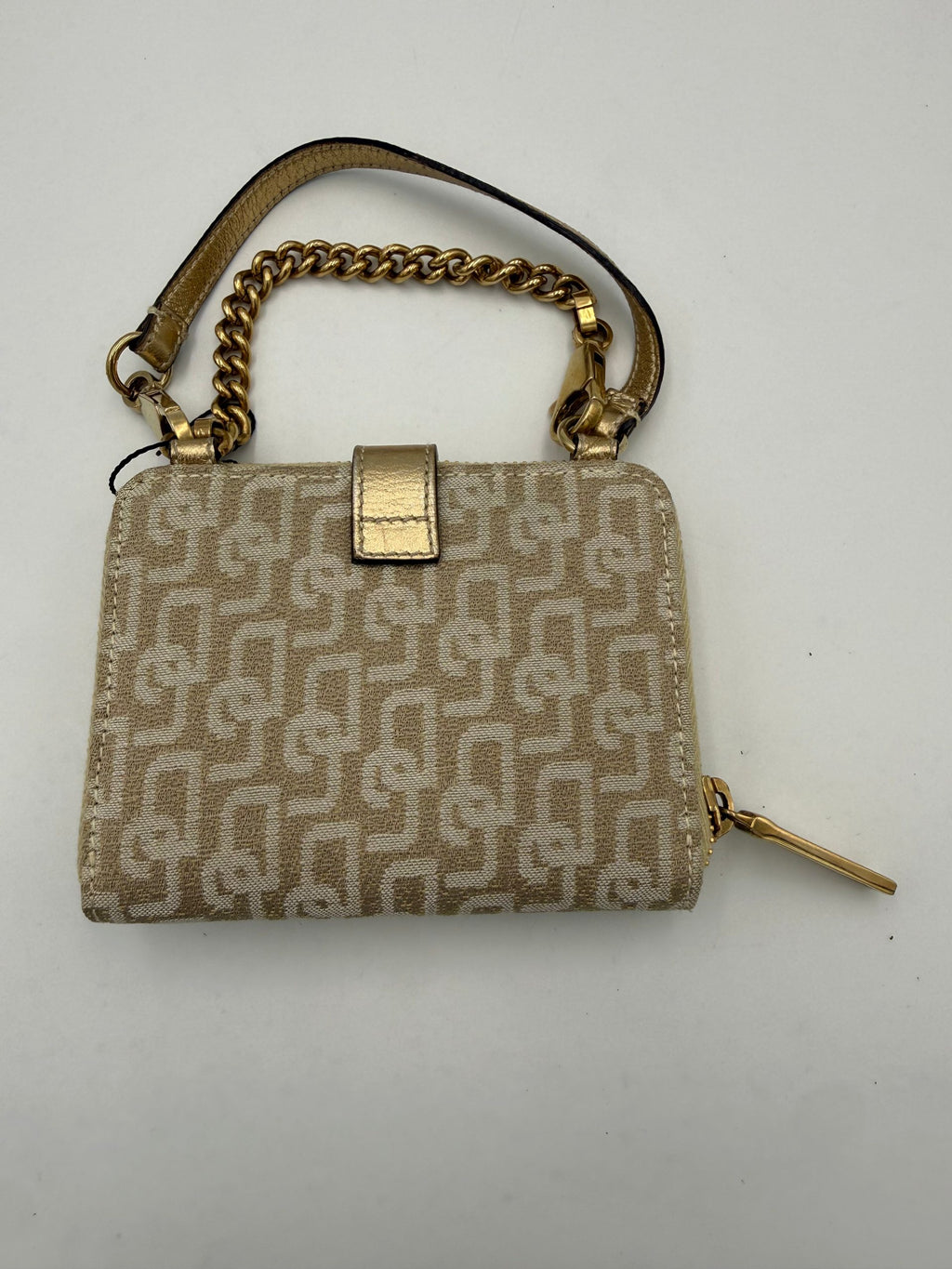 Portefeuille Dolce & Gabbana DOLCE & GABBANA avec chaîne, design élégant en cuir noir, détails métalliques sophistiqués.