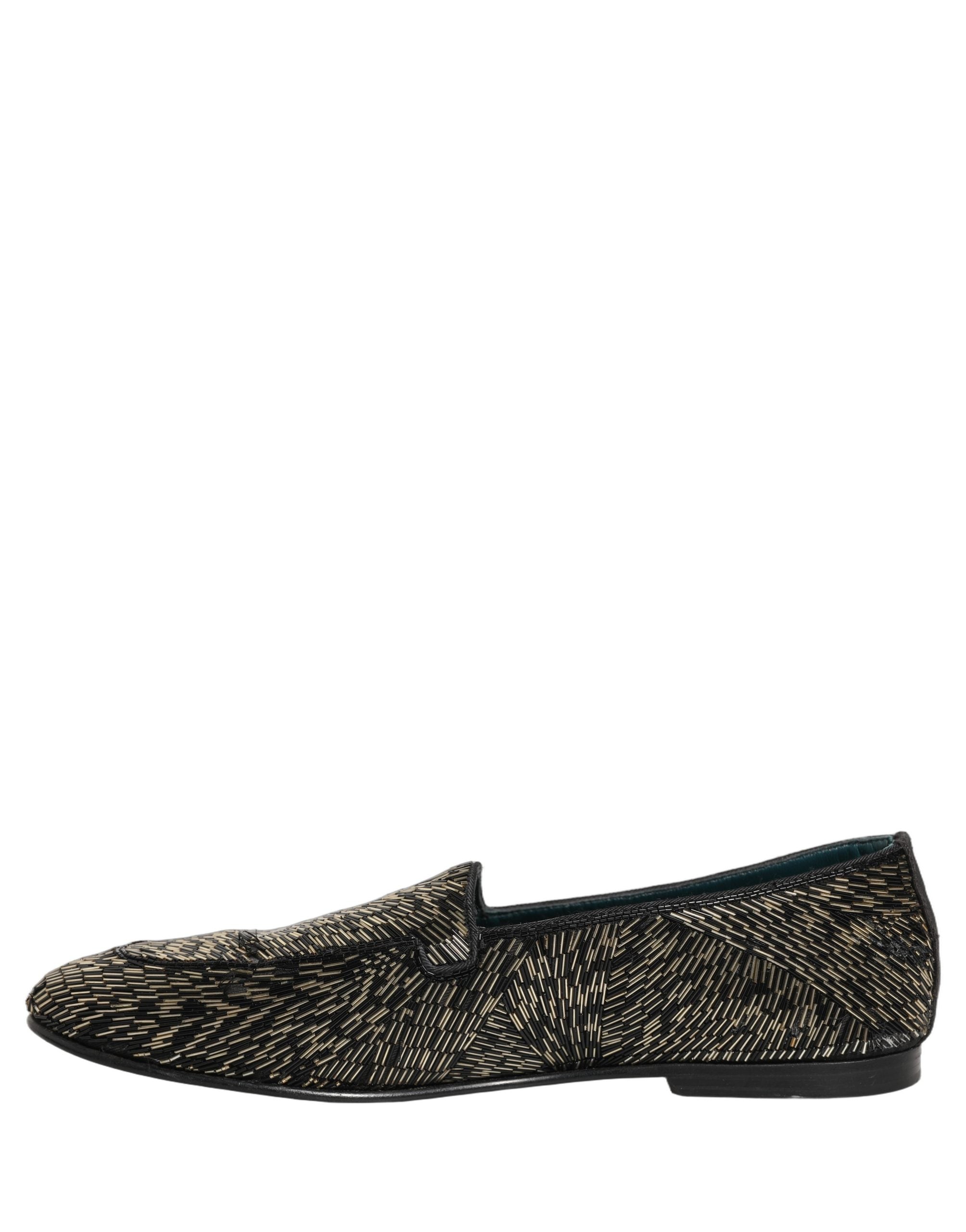 Chaussures mocassins Dolce & Gabbana noires et argentées avec embellissements, élégantes et sophistiquées, vues en gros plan.