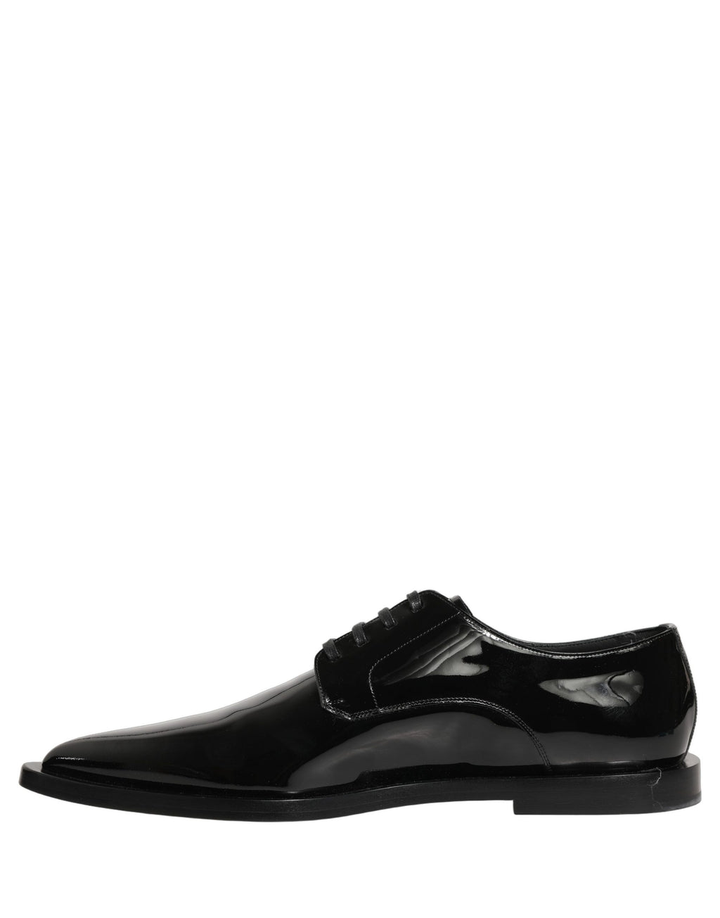 Chaussures derby formelles en cuir noir pour homme de Dolce & Gabbana, élégantes et sophistiquées, vues en gros plan.