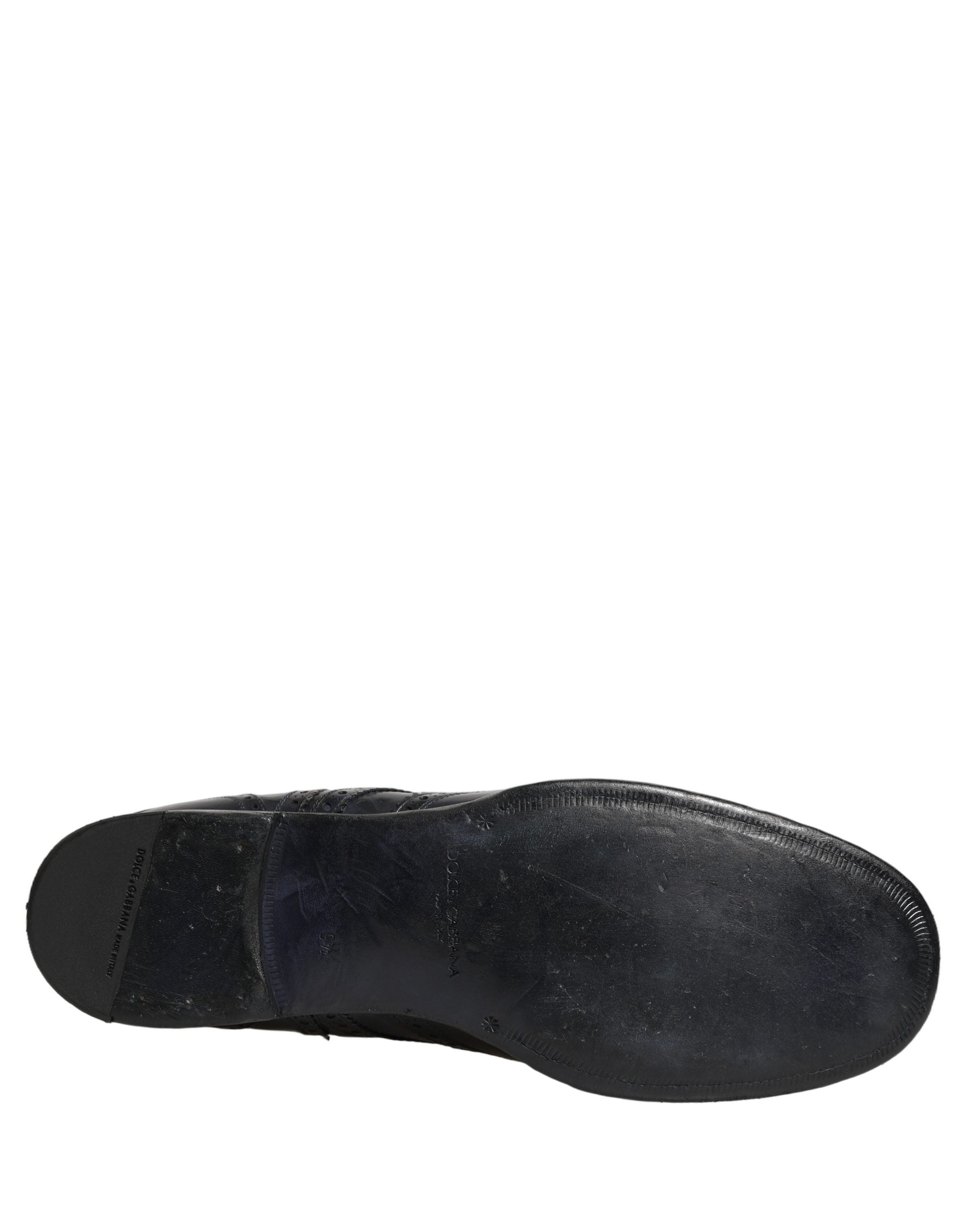 Chaussures Derby Wingtip en cuir bleu Dolce & Gabbana pour homme, chaussures formelles élégantes avec détails en relief.