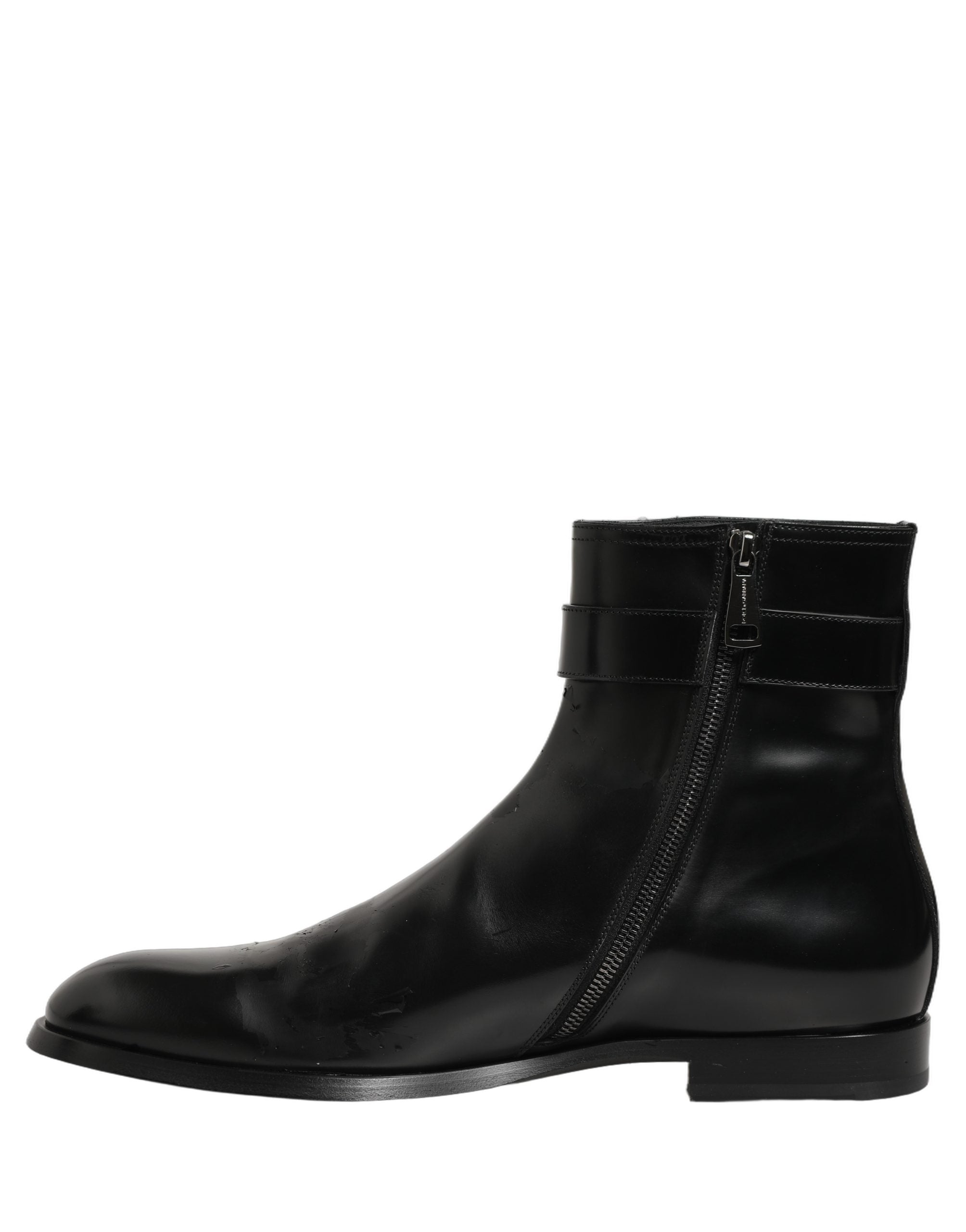 Bottes en cuir noir Dolce & Gabbana avec boucle logo, mi-mollet, chaussures élégantes et sophistiquées.