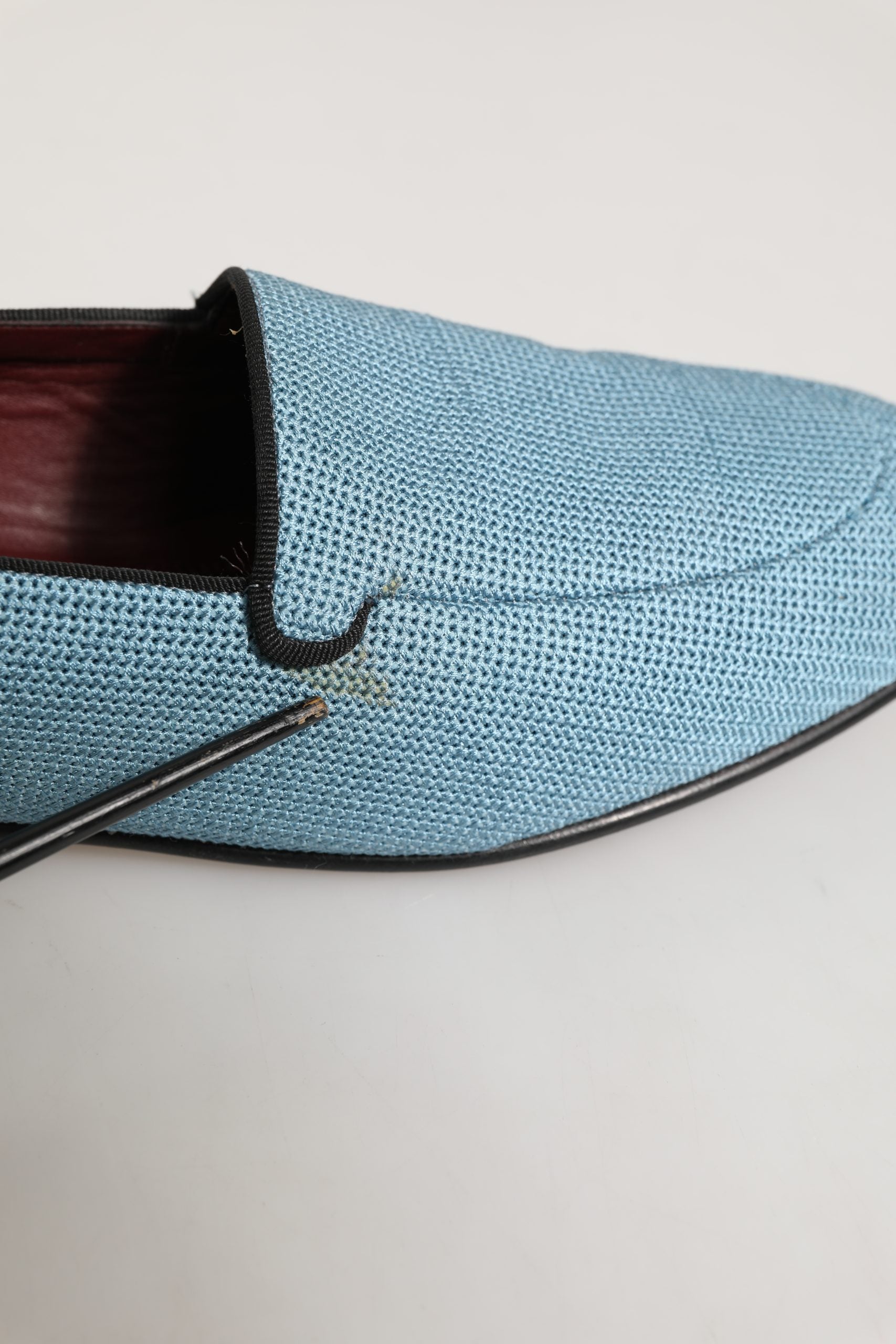Chaussures mocassins hommes Dolce & Gabbana bleu tissé, slip-on élégants pour dress code formel ou décontracté.