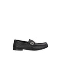 Chaussures Fendi noires en cuir de veau, mocassins slip-on élégants et confortables pour femme.