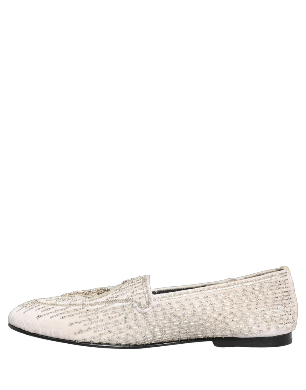 Chaussures Dolce & Gabbana en satin blanc avec détails embellis, style de mocassins élégants pour femmes.